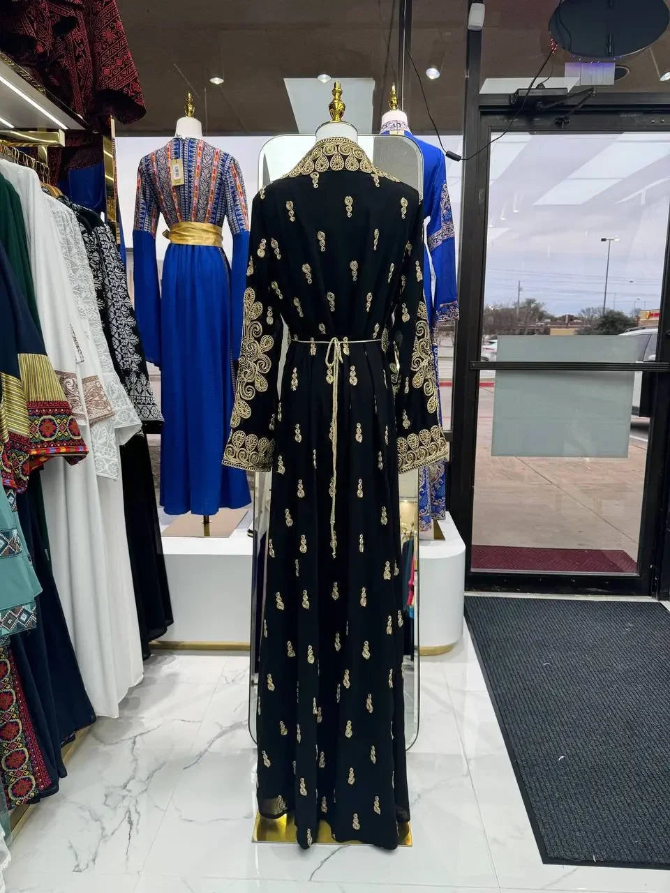 Indulge in Luxury: Exquisite Kaftan Palestinian Elegance