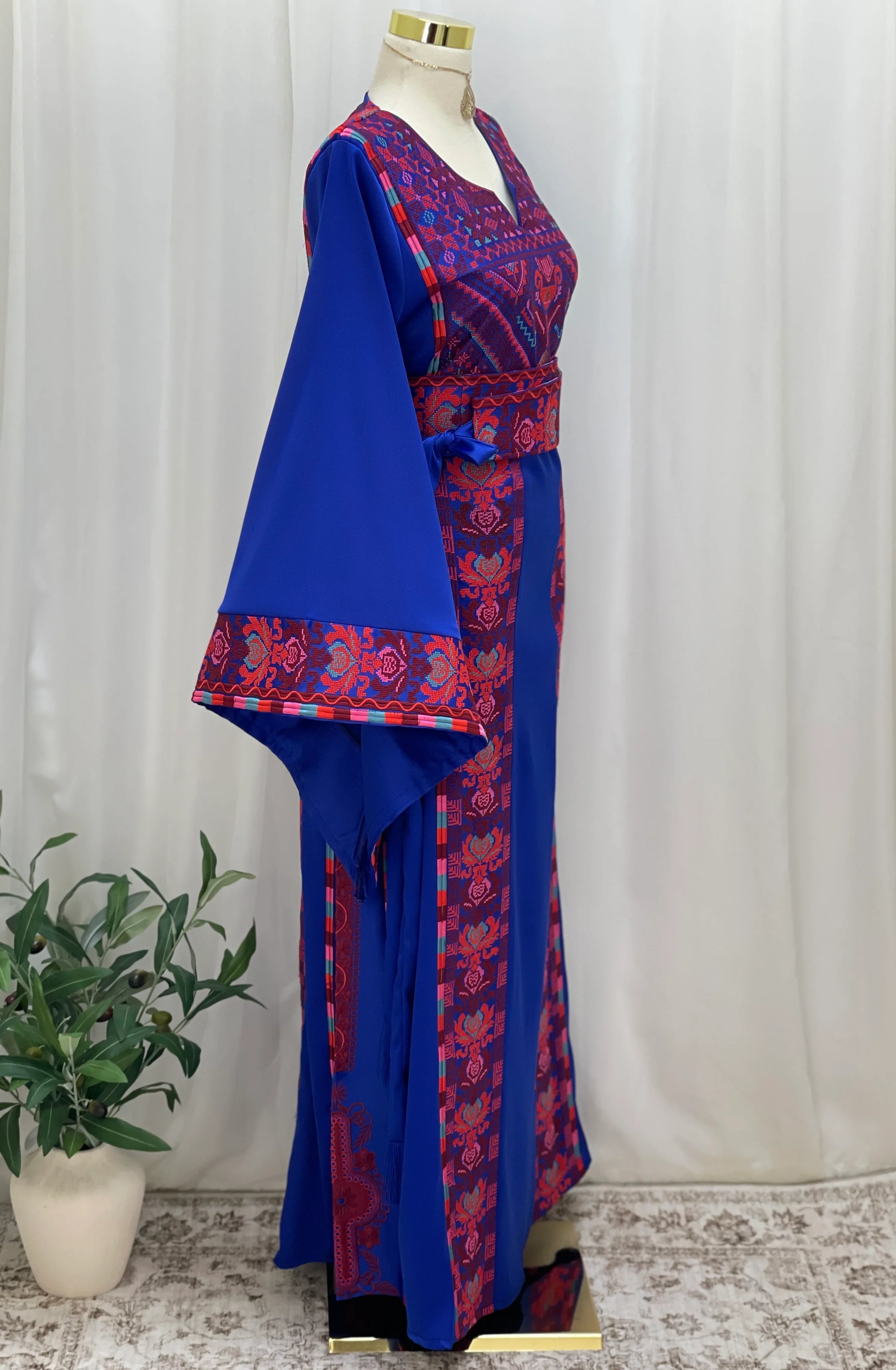 Heritage Legacy Embroidered Thobe