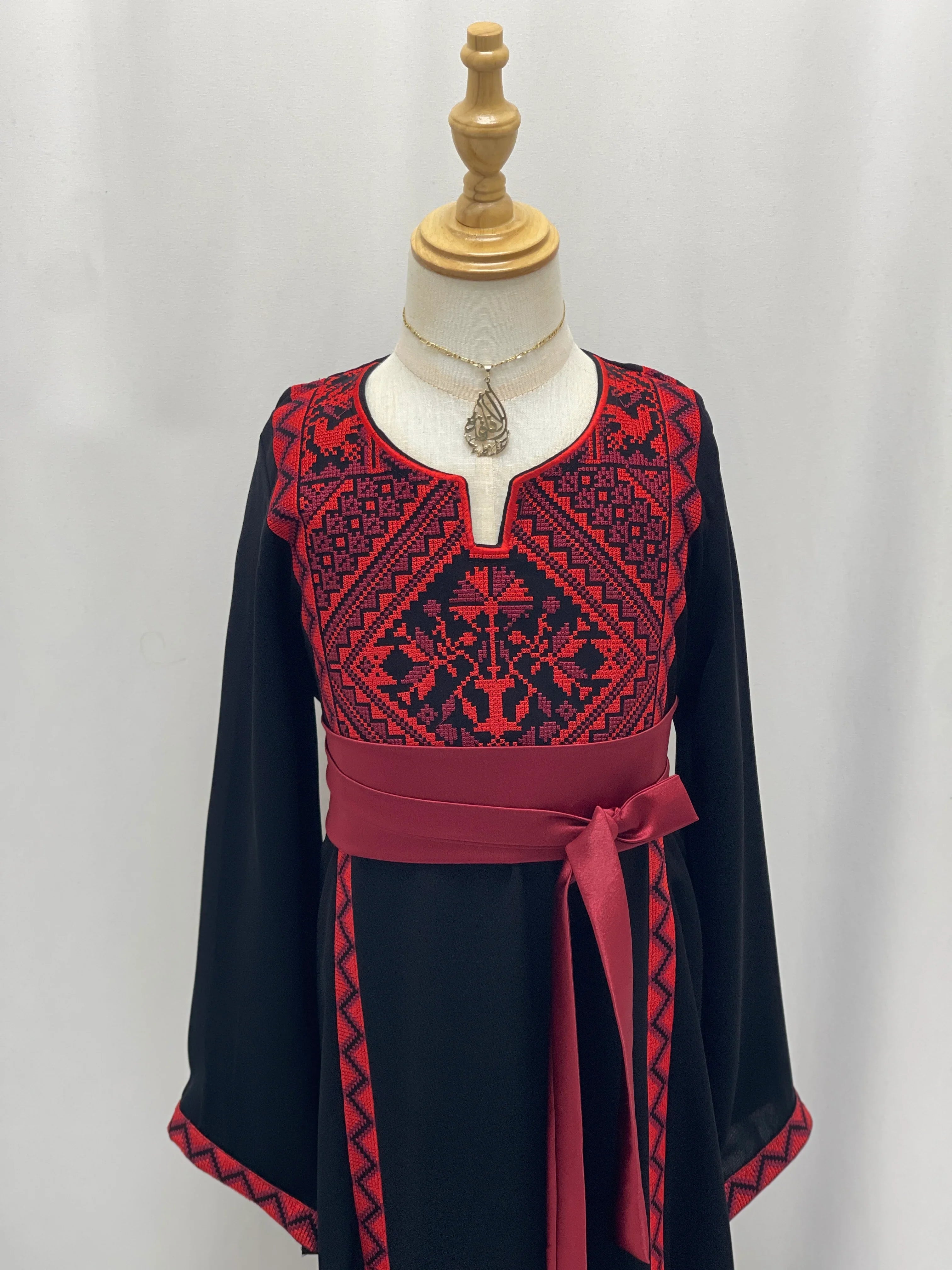 Soft Heritage Embroidered Girls Thobe