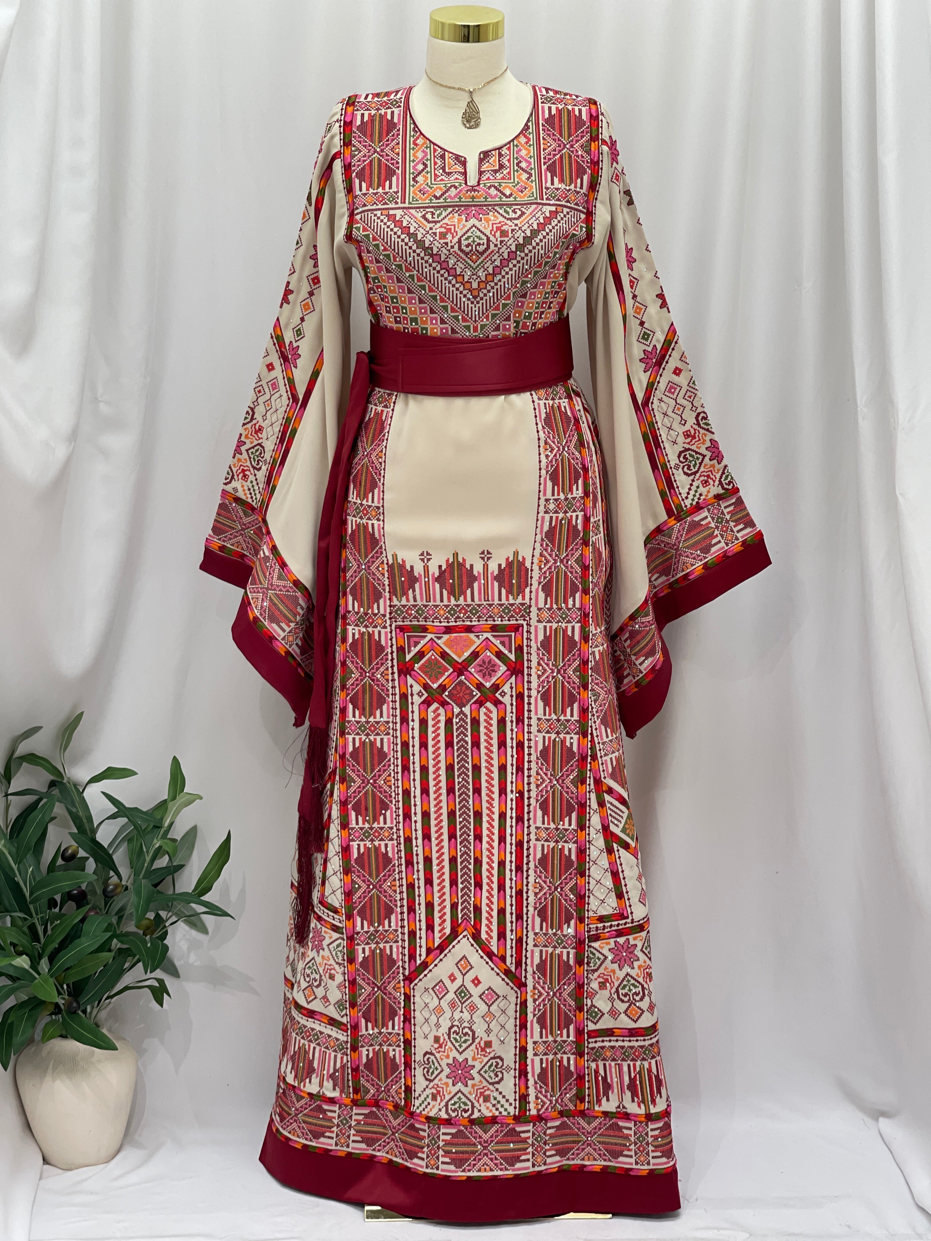 Eliana Embroidered Thobe