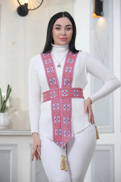 Tassel-Enhanced Elegance: Stand Out with Style Palestinian Elegance