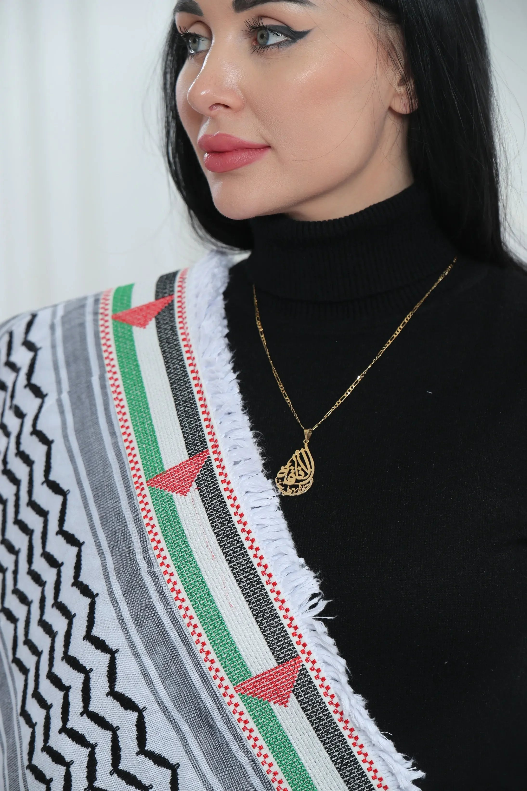 Pride and Heritage: Palestinian Flag Embroidered Kuffia Palestinian Elegance