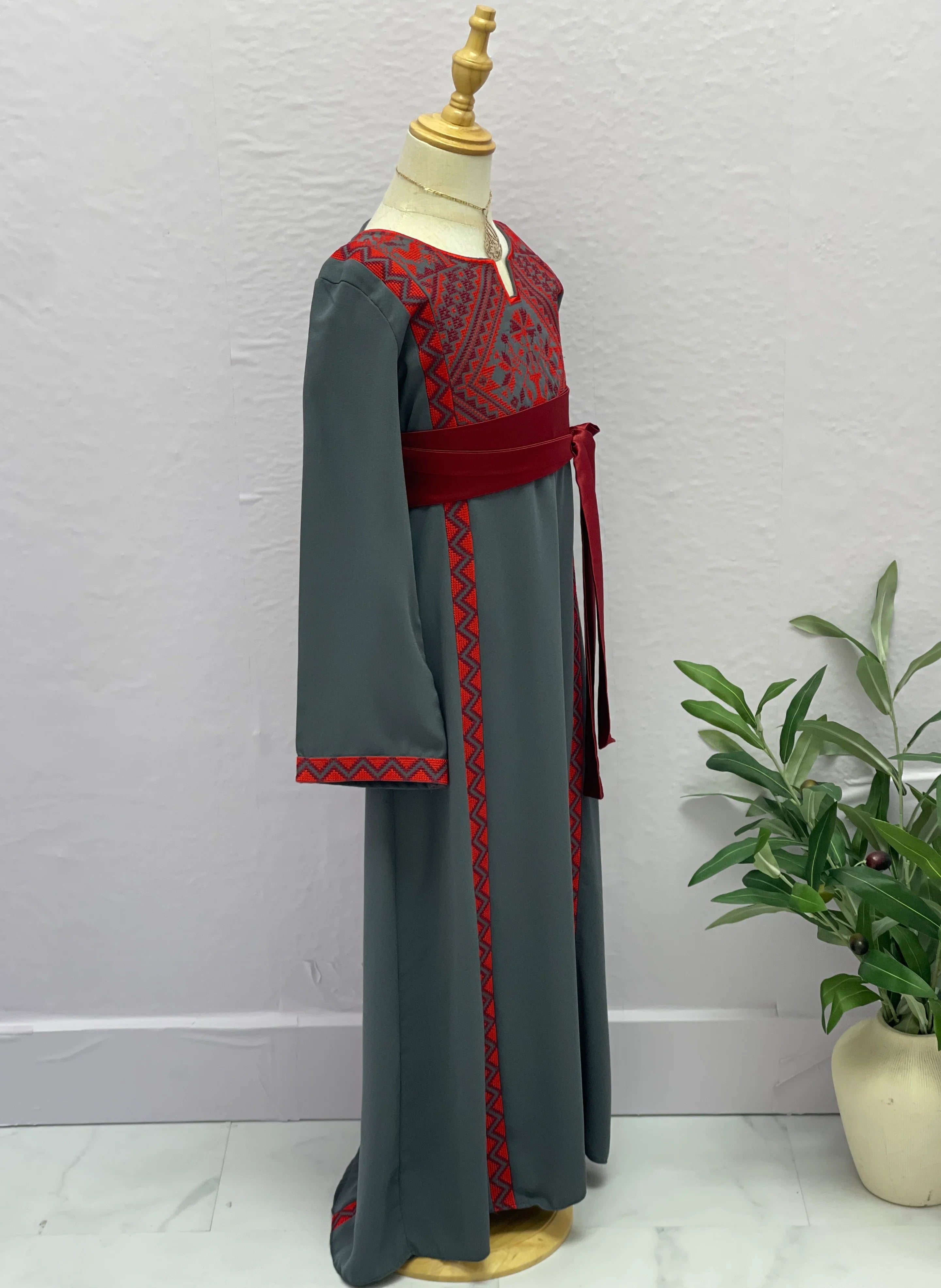 Soft Heritage Embroidered Girls Thobe