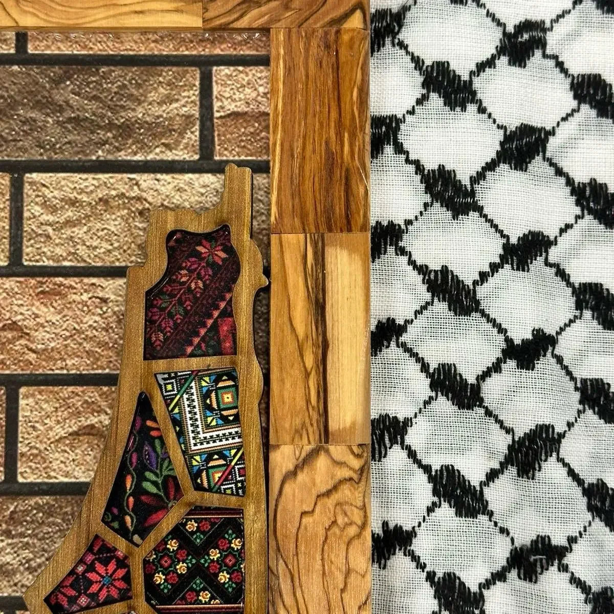 Handmade Wooden Frame from Ramallah: Authentic Palestinian Artistry Palestinian Elegance