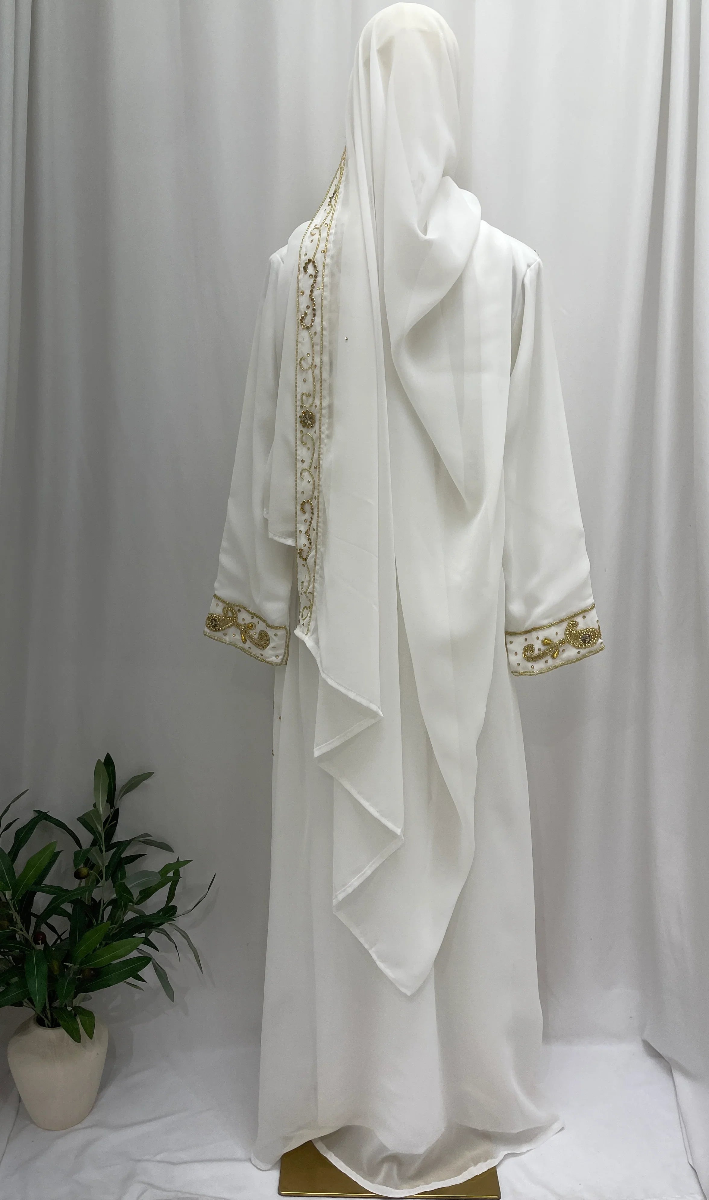 Noor Al Zahra Beaded Kaftan – Timeless Artisan Design