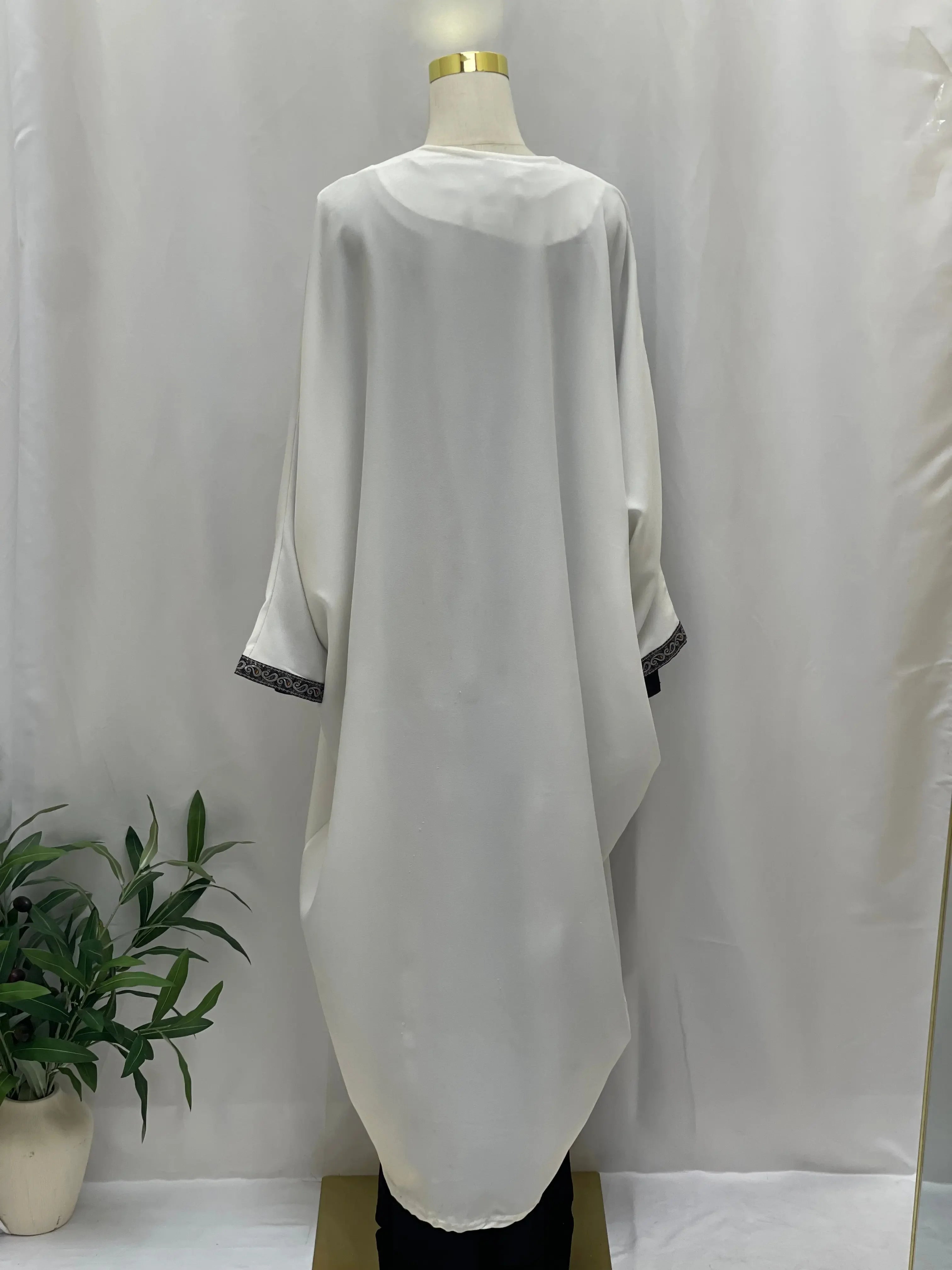 Versatile Elegance: Janna Cardigan Palestinian Elegance