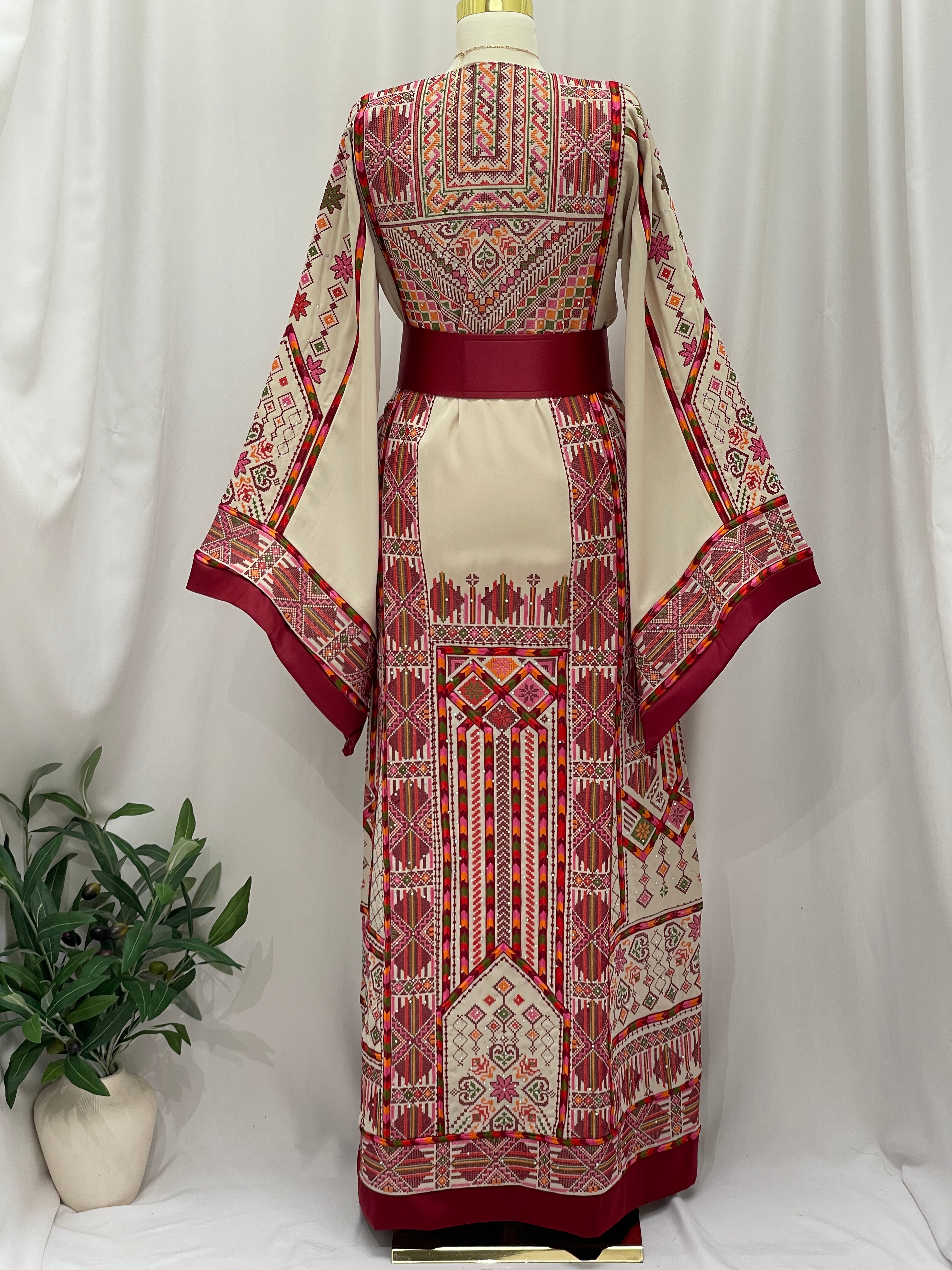 Eliana Embroidered Thobe