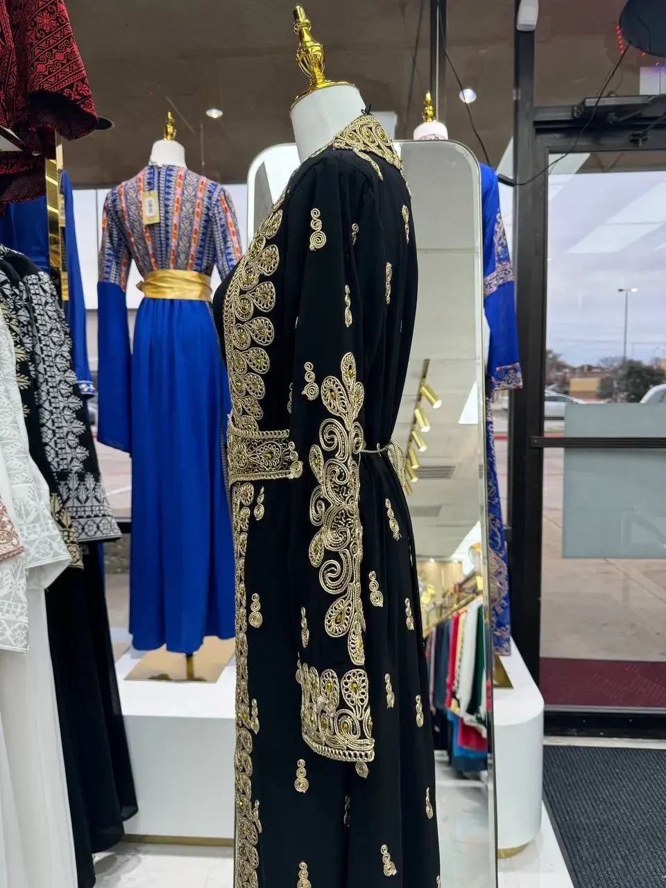 Indulge in Luxury: Exquisite Kaftan Palestinian Elegance