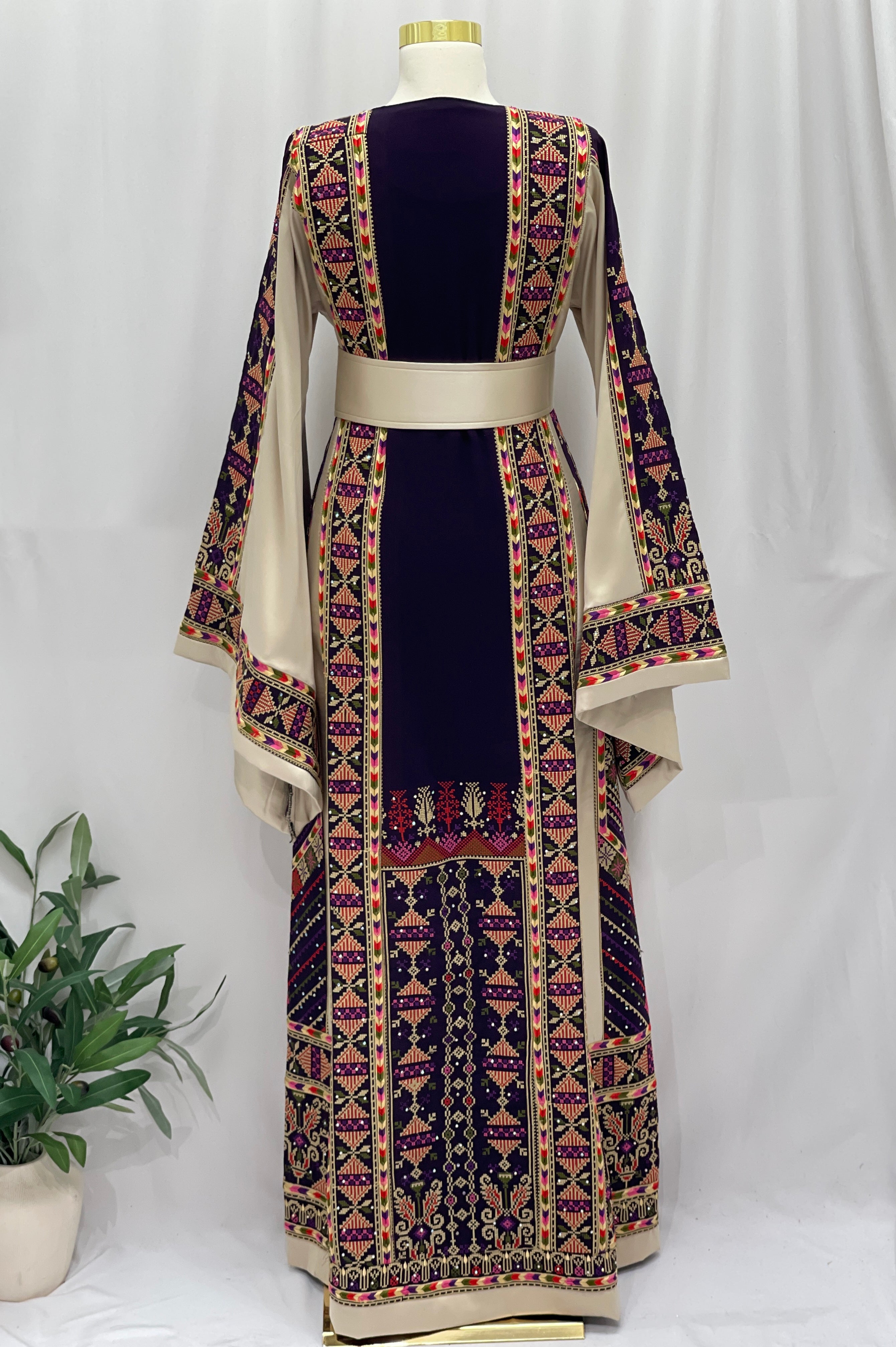 Diwan Embroidered Thoub | Elegant Heritage Palestinian Wear