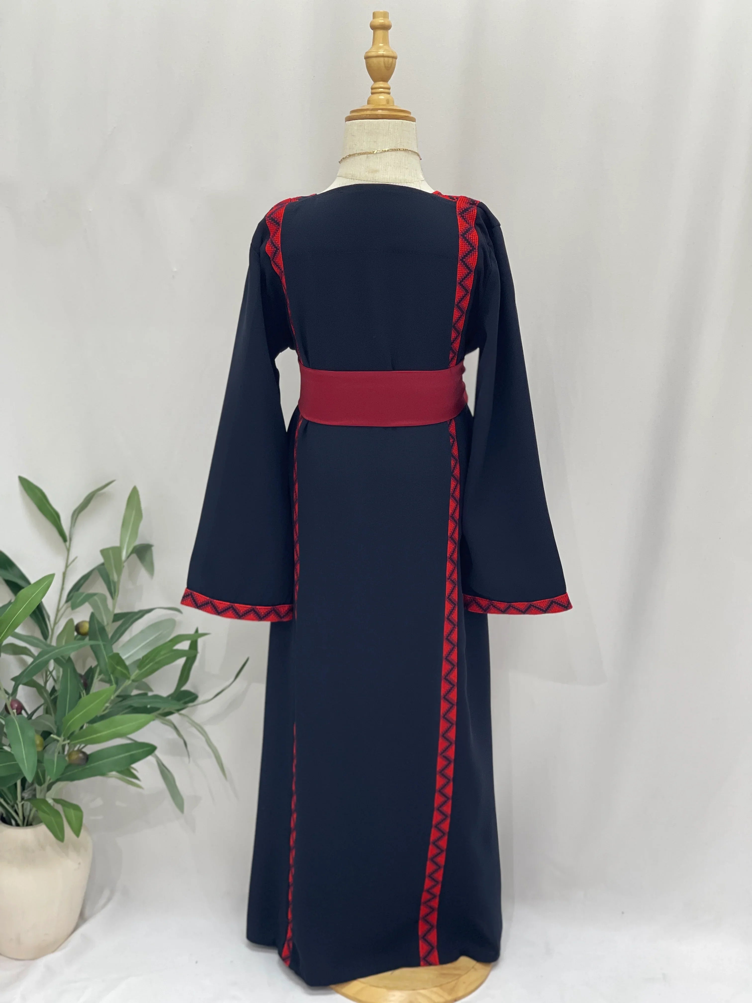 Soft Heritage Embroidered Girls Thobe