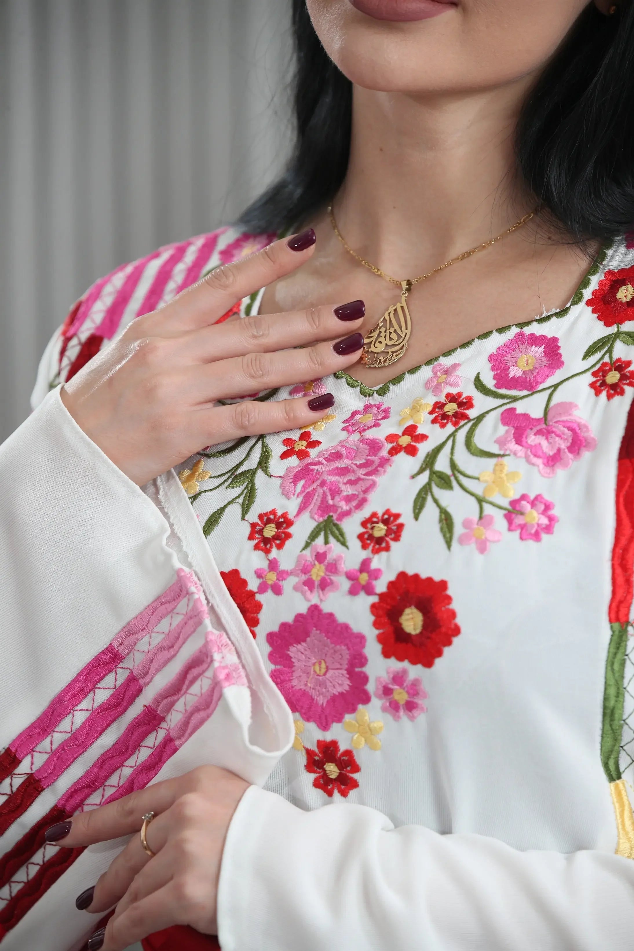 Embroidered White Multicolored Thoub Palestinian Elegance