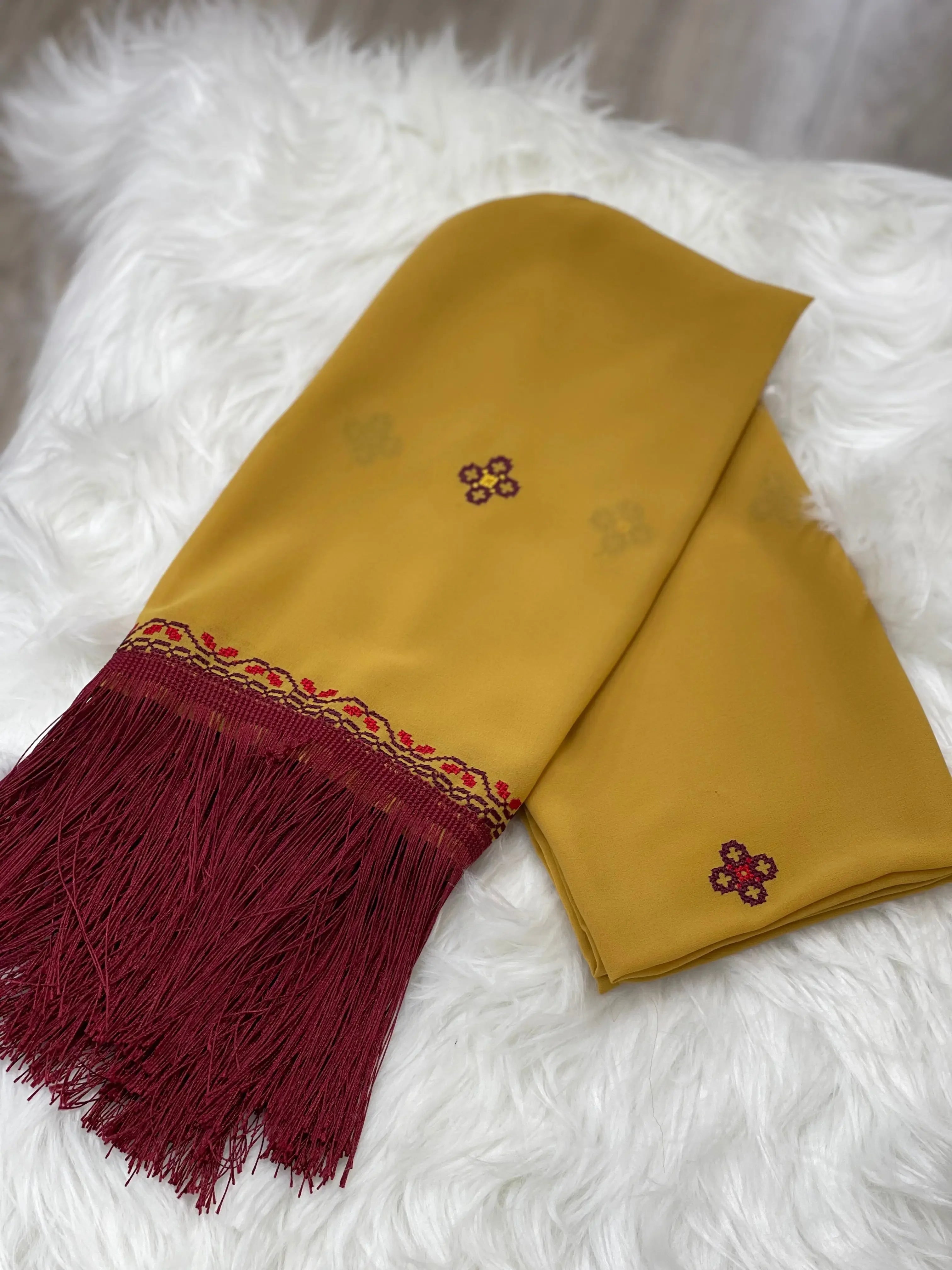 Embroidery Khirka Shawl: Elegance and Warmth in One Palestinian Elegance