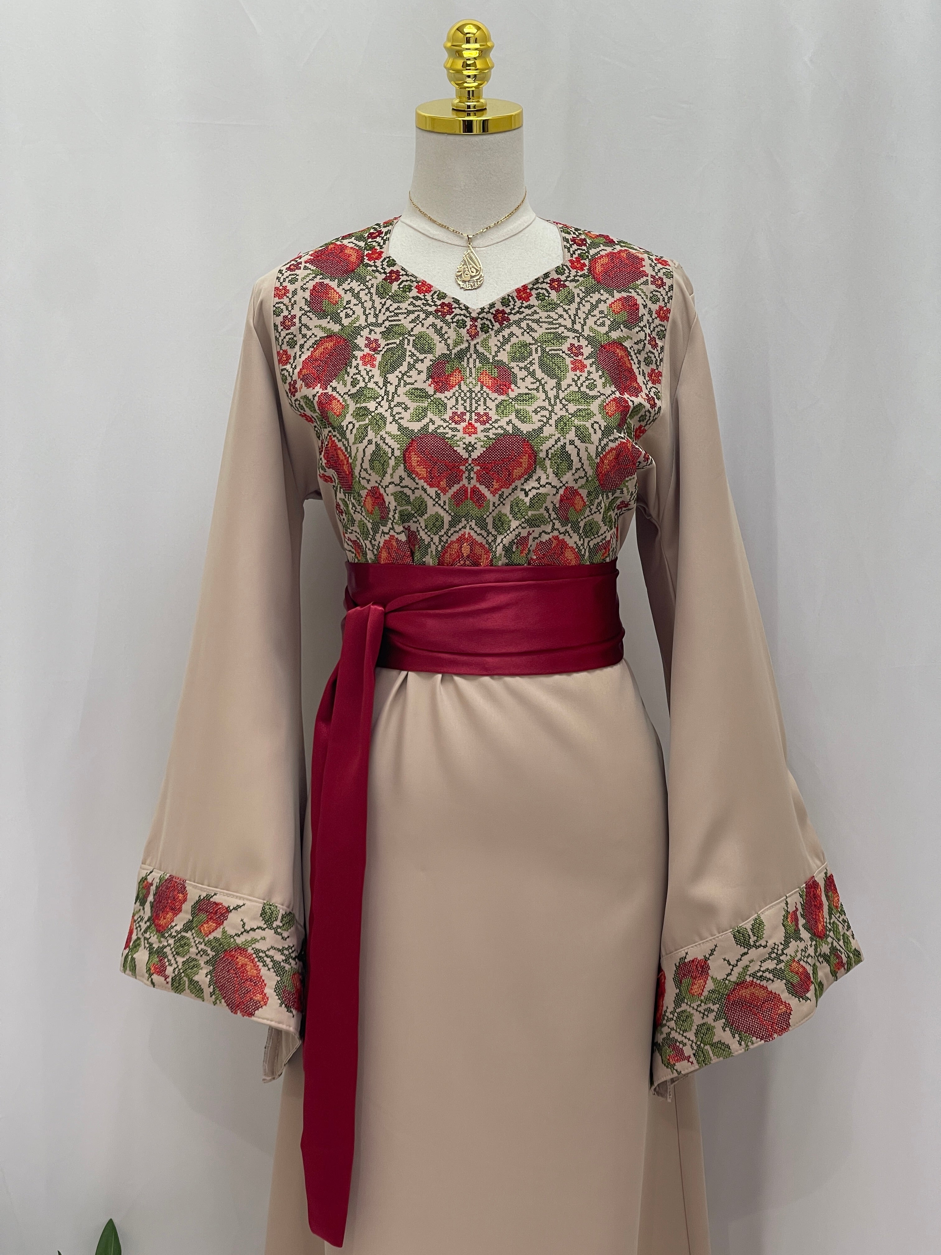 Thobe Layali Al Warad