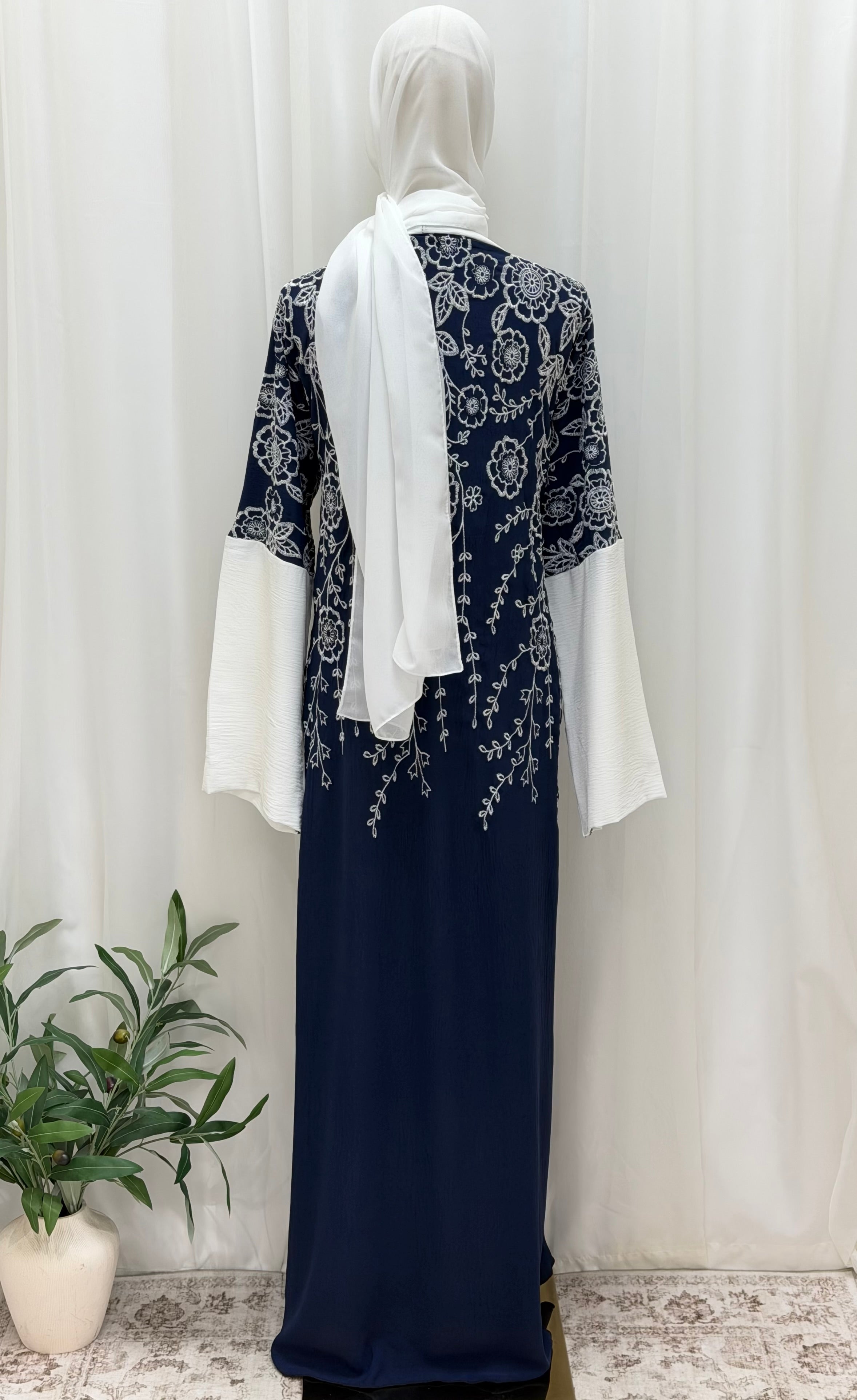 Whisper Garden Abaya