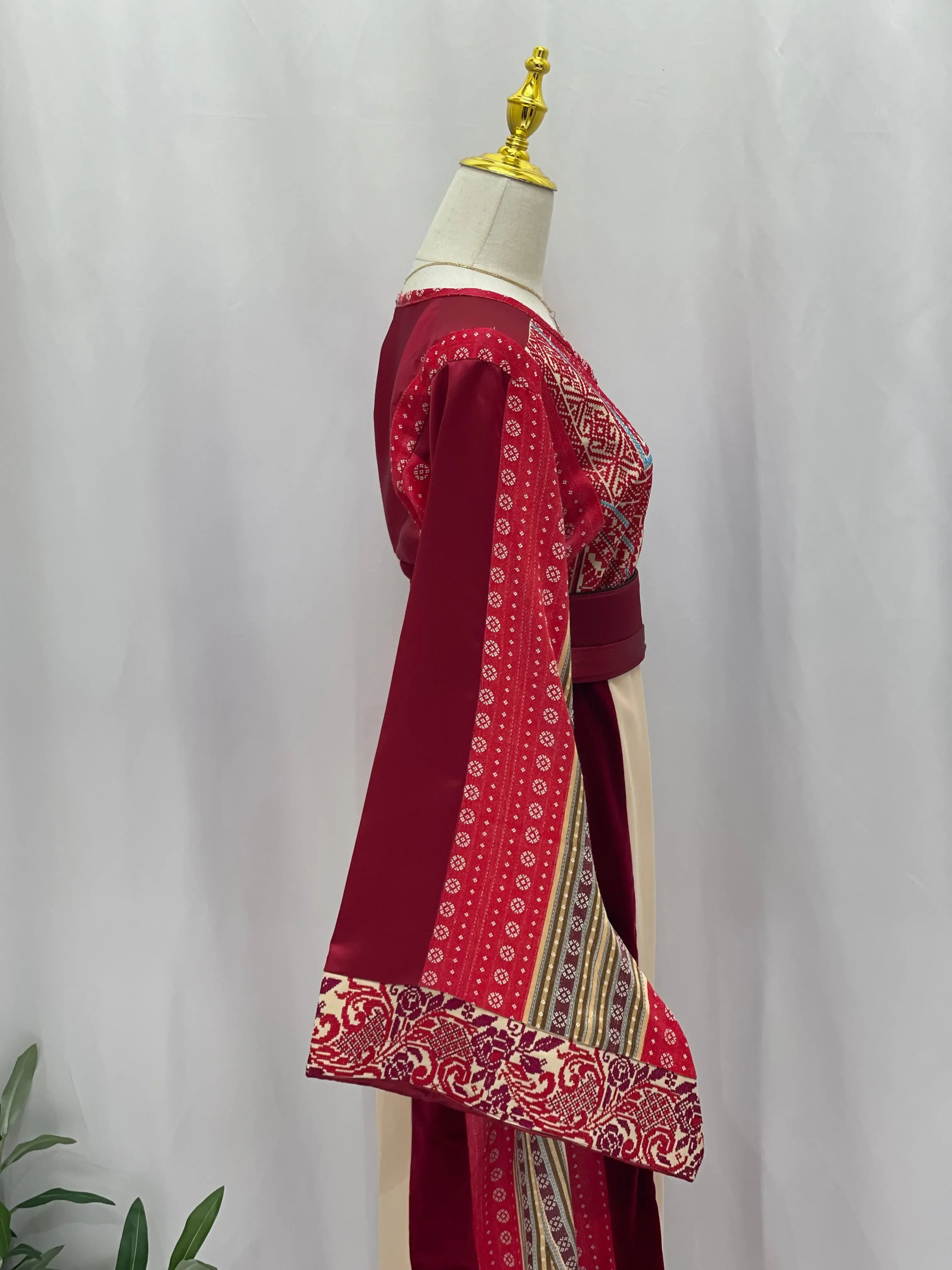 Luxurious Thoub with Saya, Velvet, Safa, and Satin Fabrics Palestinian Elegance