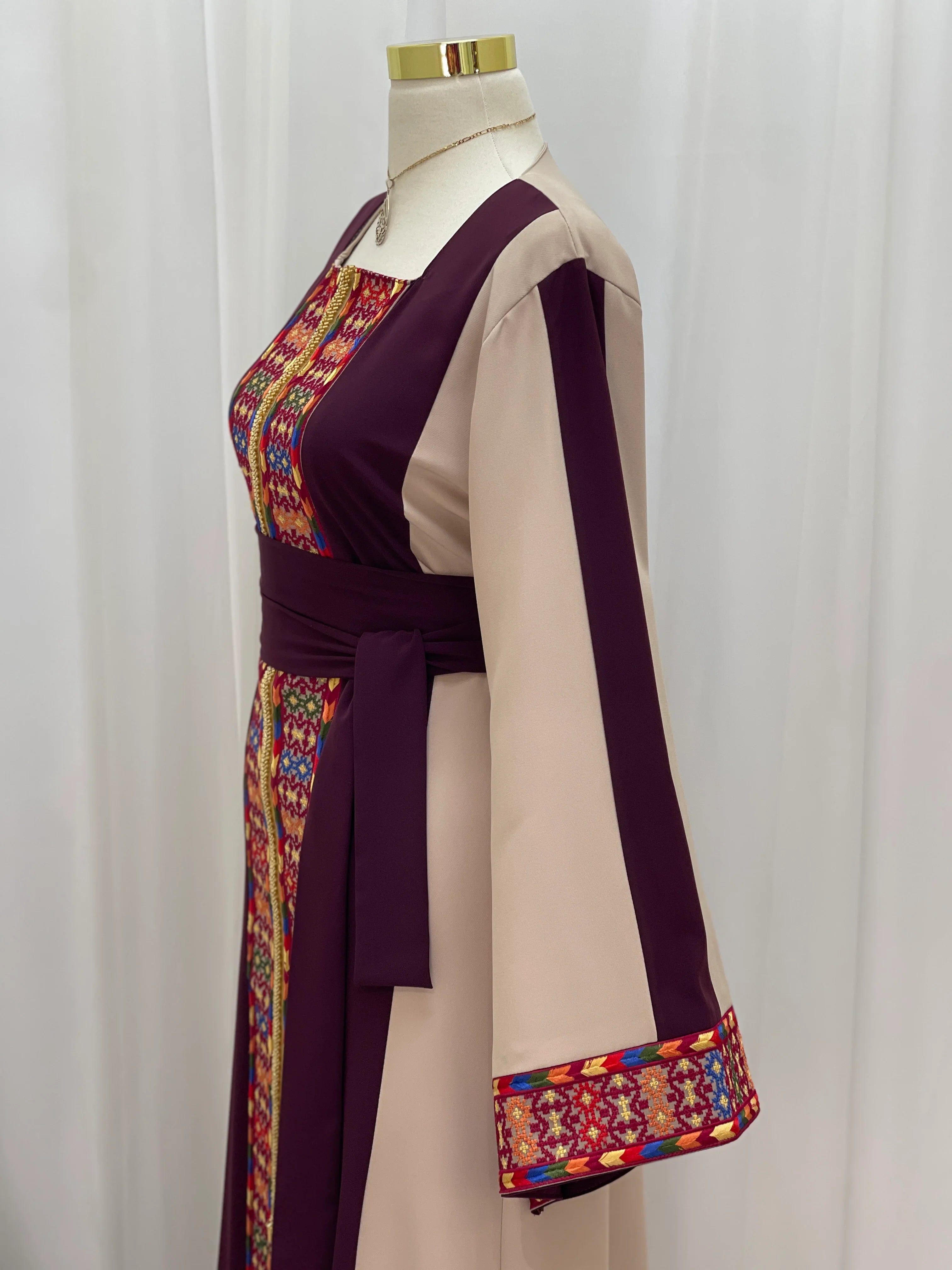 Sella Heritage Elegance Embroidered Thobe