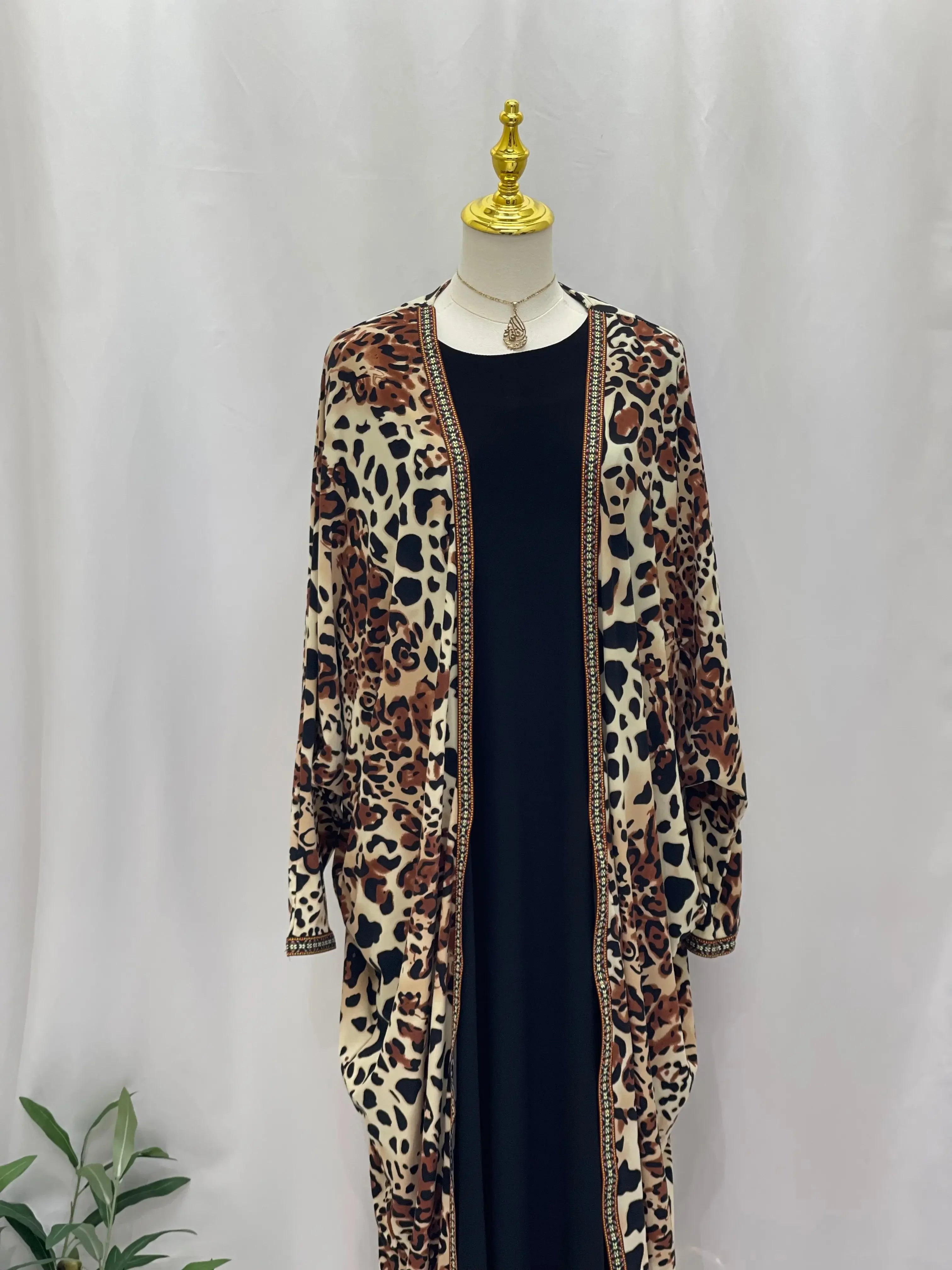 Timeless Elegance: Jomana Cardigan Palestinian Elegance