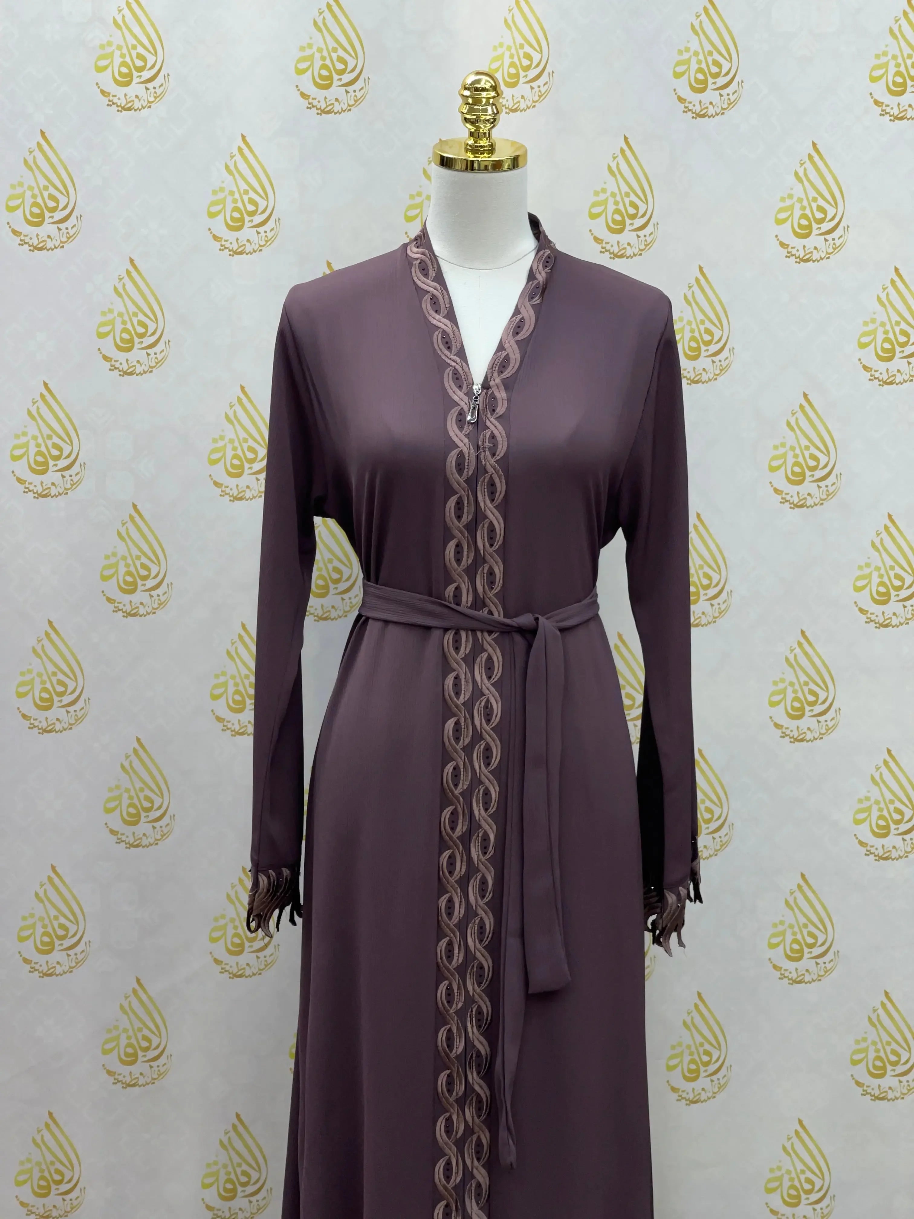 Elegant Abaya: Style and Sophistication in Harmony Palestinian Elegance