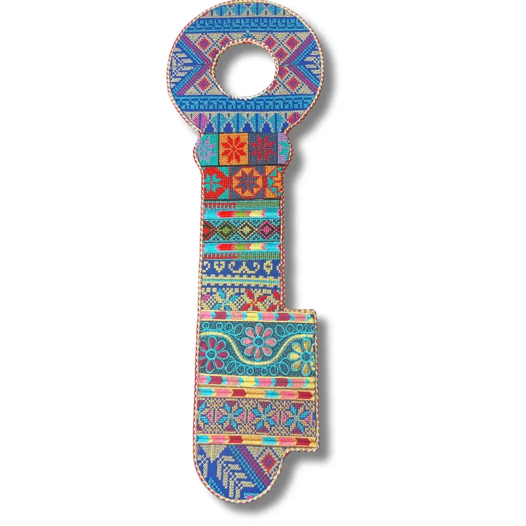 Key-Shaped Tatreez Design Accessory - High-Quality Craftsmanship Palestinian Elegance