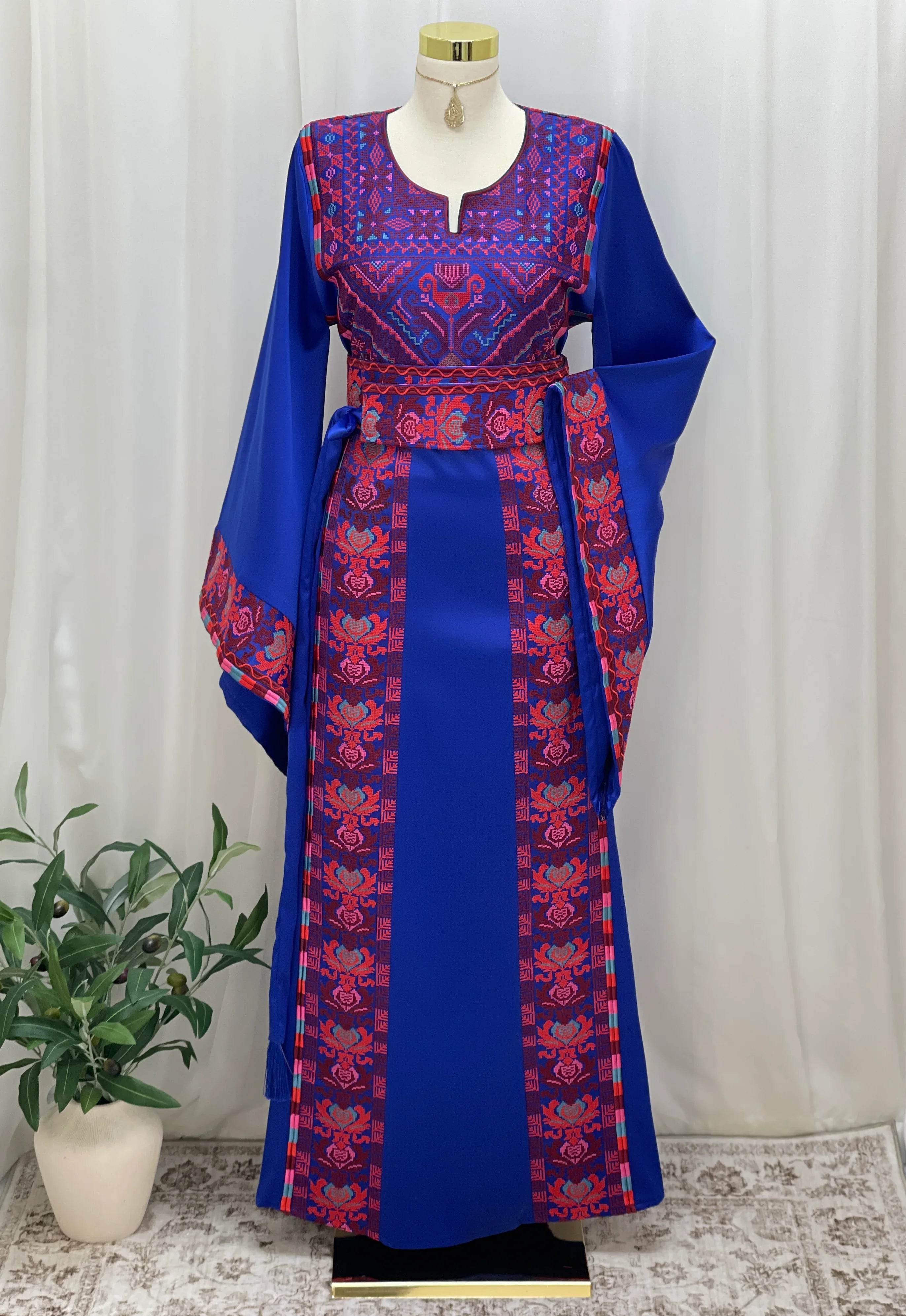 Heritage Legacy Embroidered Thobe