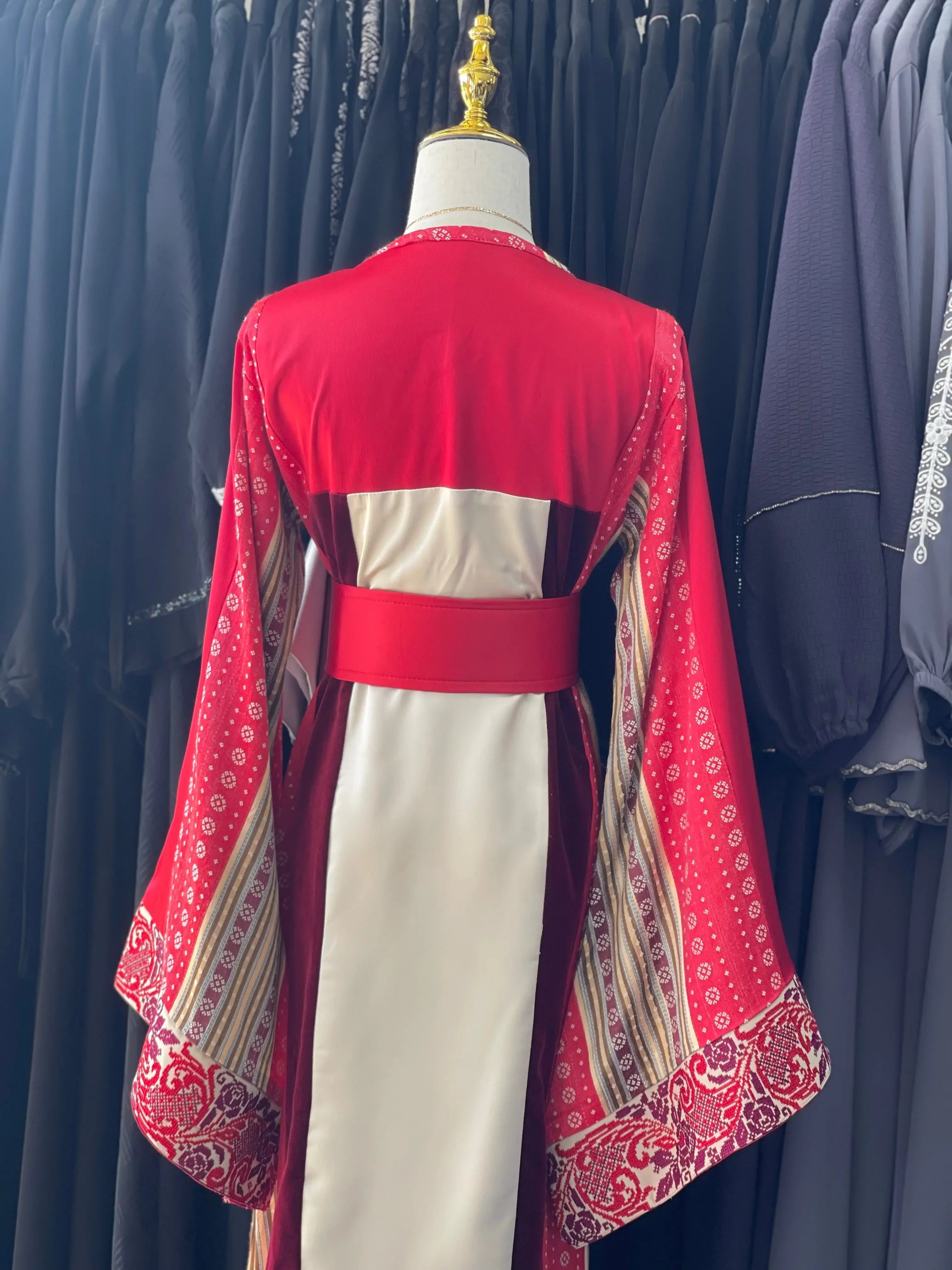 Luxurious Thoub with Saya, Velvet, Safa, and Satin Fabrics Palestinian Elegance