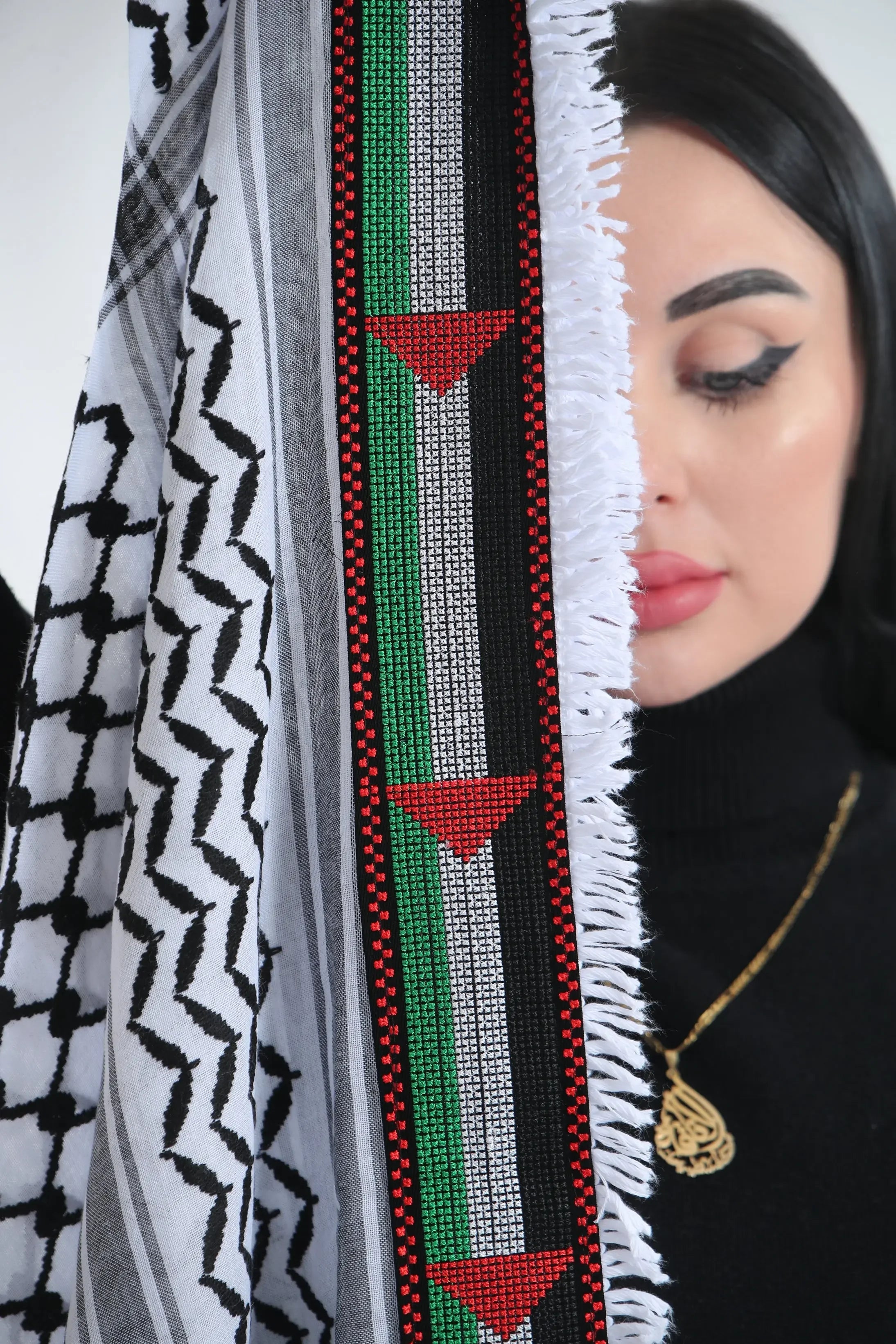 Pride and Heritage: Palestinian Flag Embroidered Kuffia Palestinian Elegance