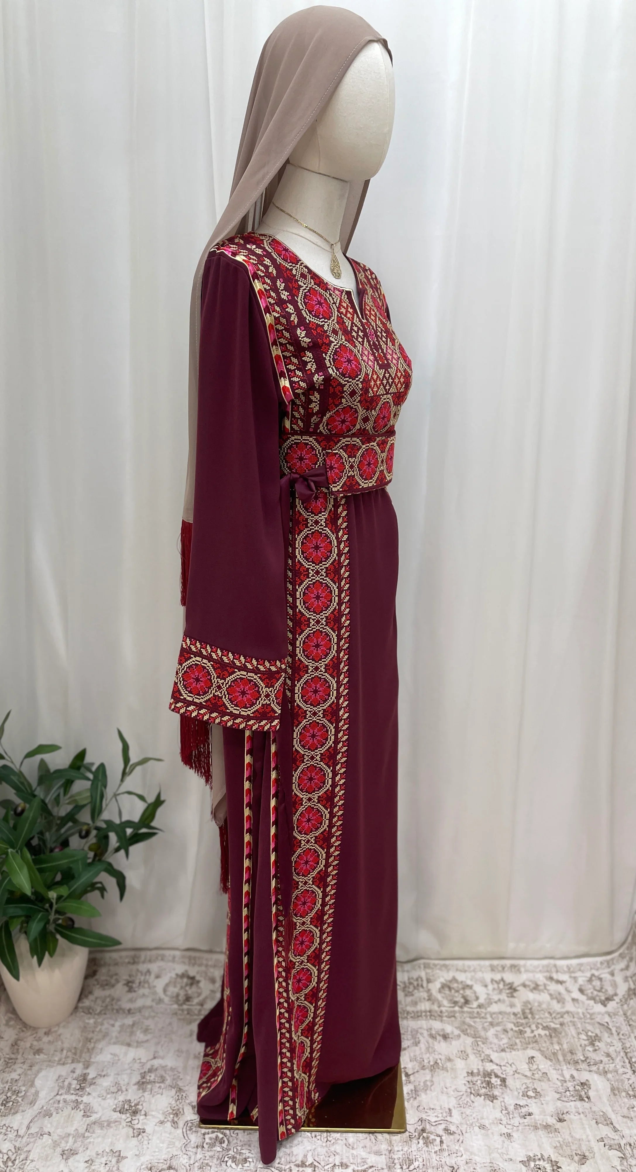 Zahra Heritage Embroidered Thobe