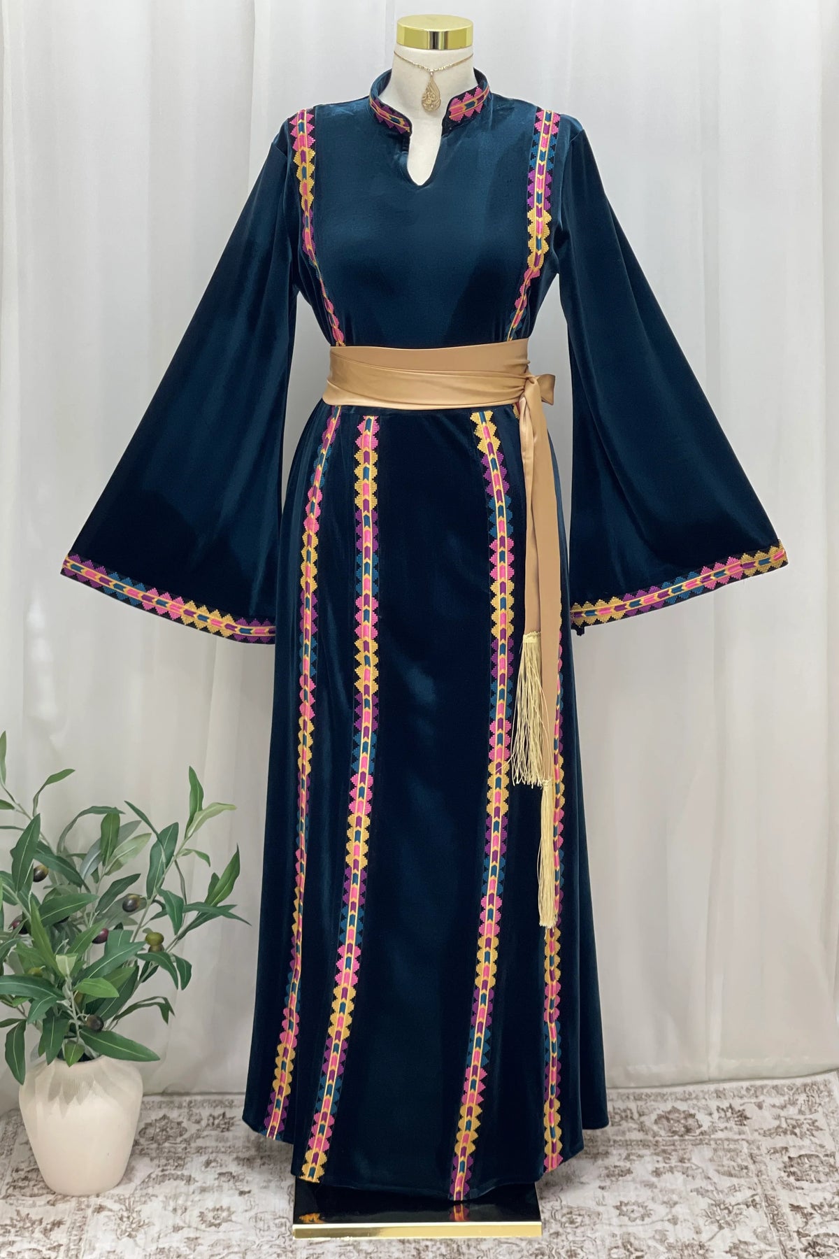 Manajel Grace Velvet Thobe - Palestinian Elegance