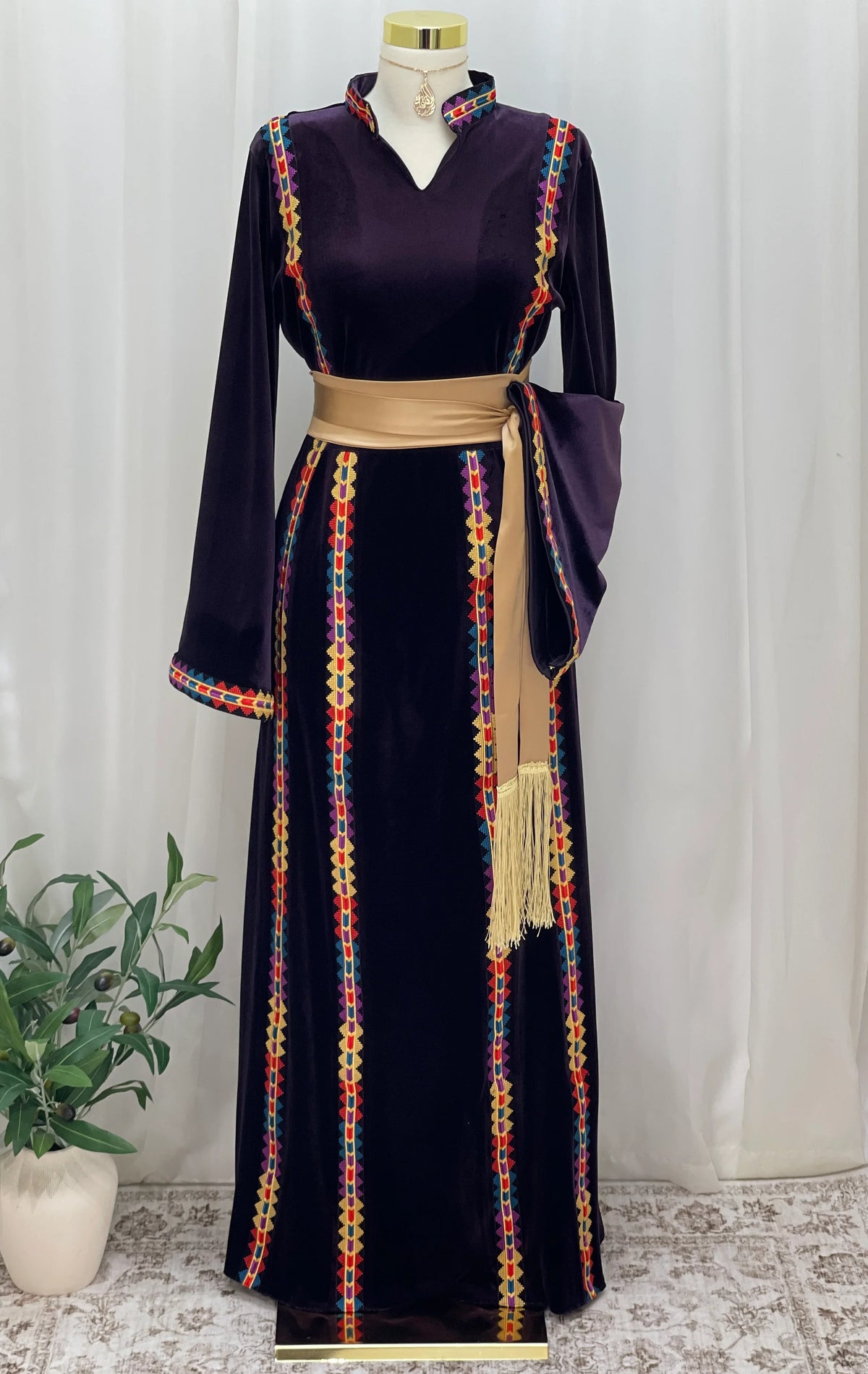 Manajel Grace Velvet Thobe - Palestinian Elegance