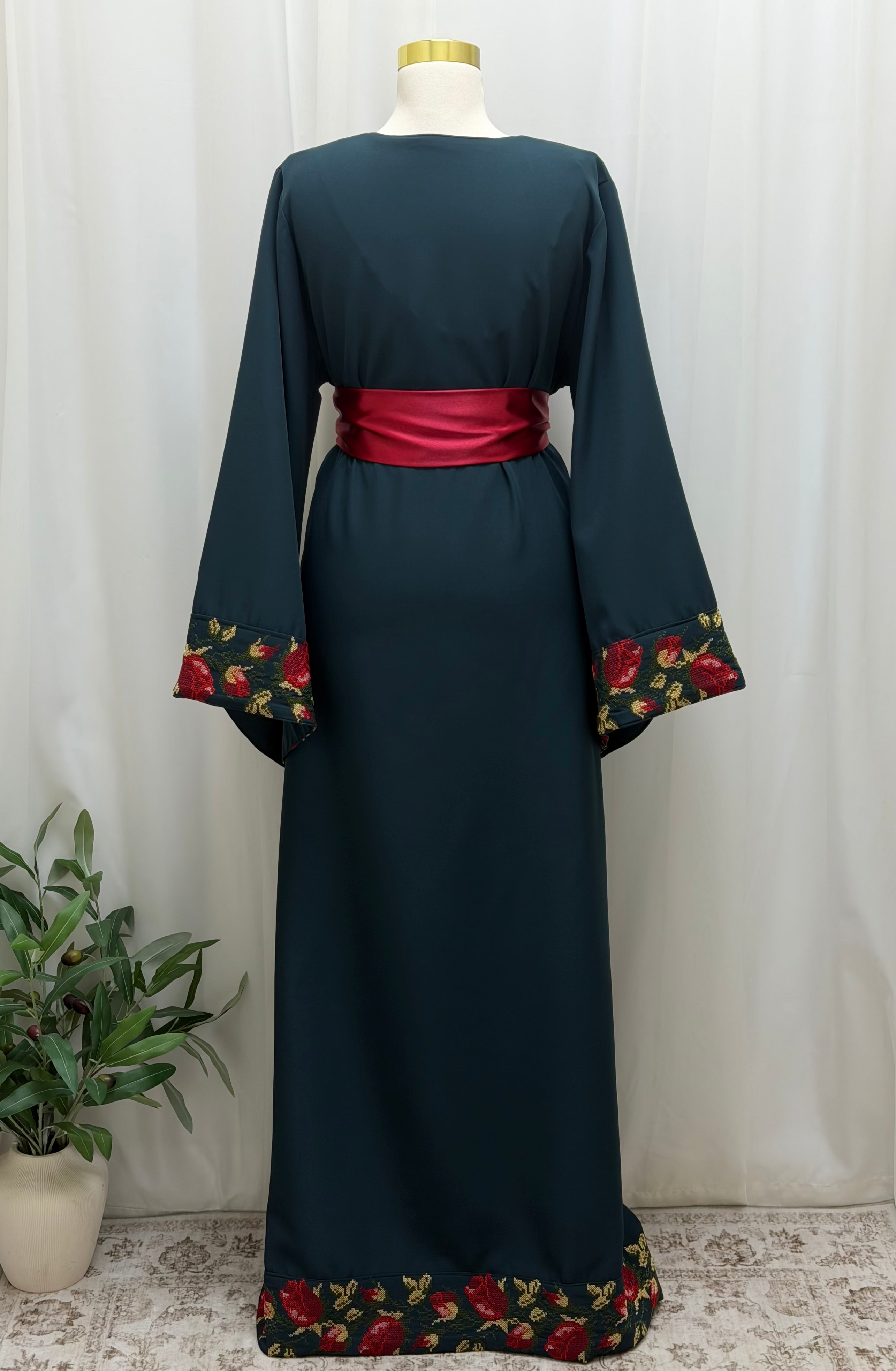 Thobe Layali Al Warad