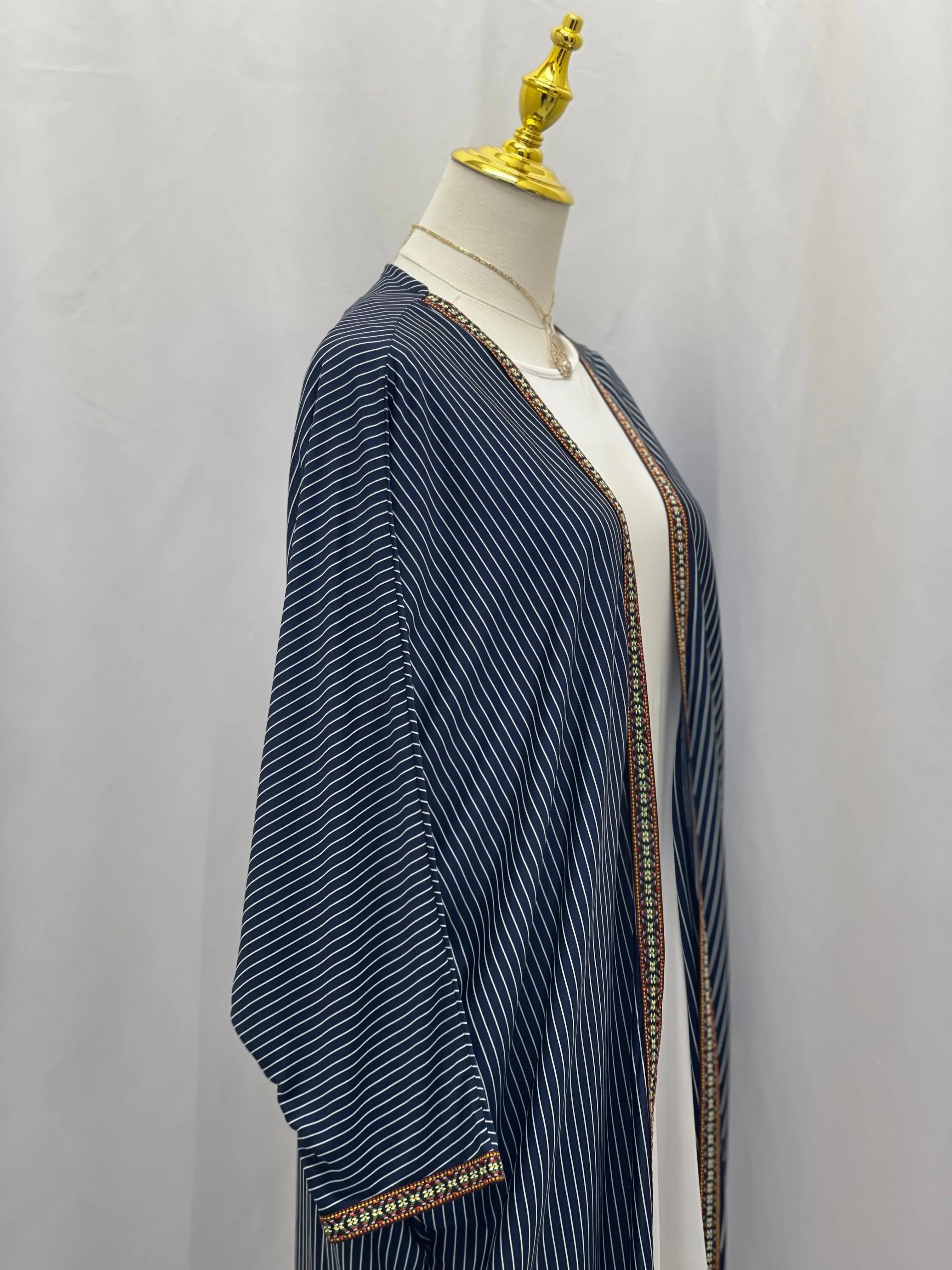 Timeless Sophistication: Jawaher Cardigan Palestinian Elegance