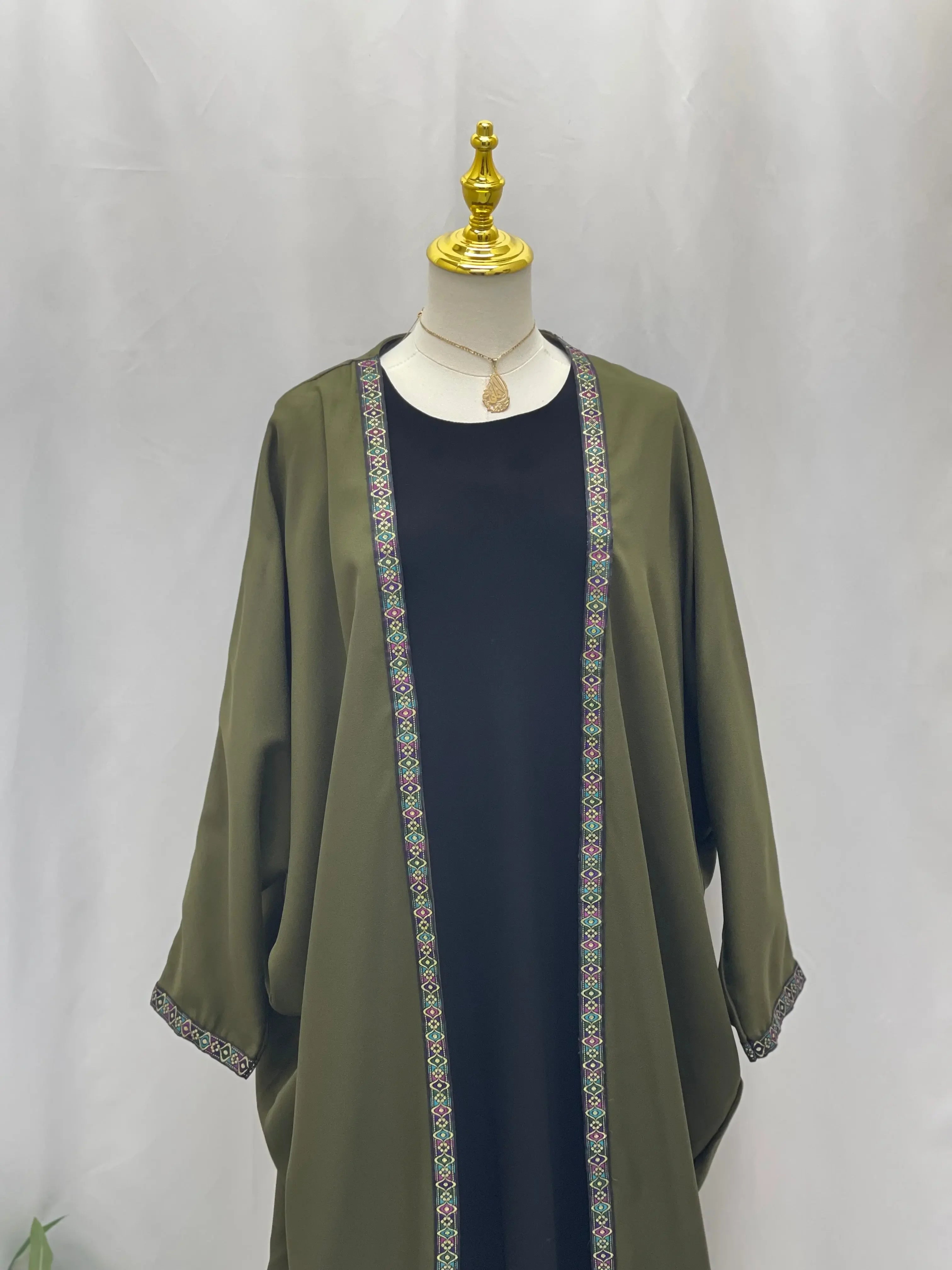Versatile Elegance: Janna Cardigan Palestinian Elegance