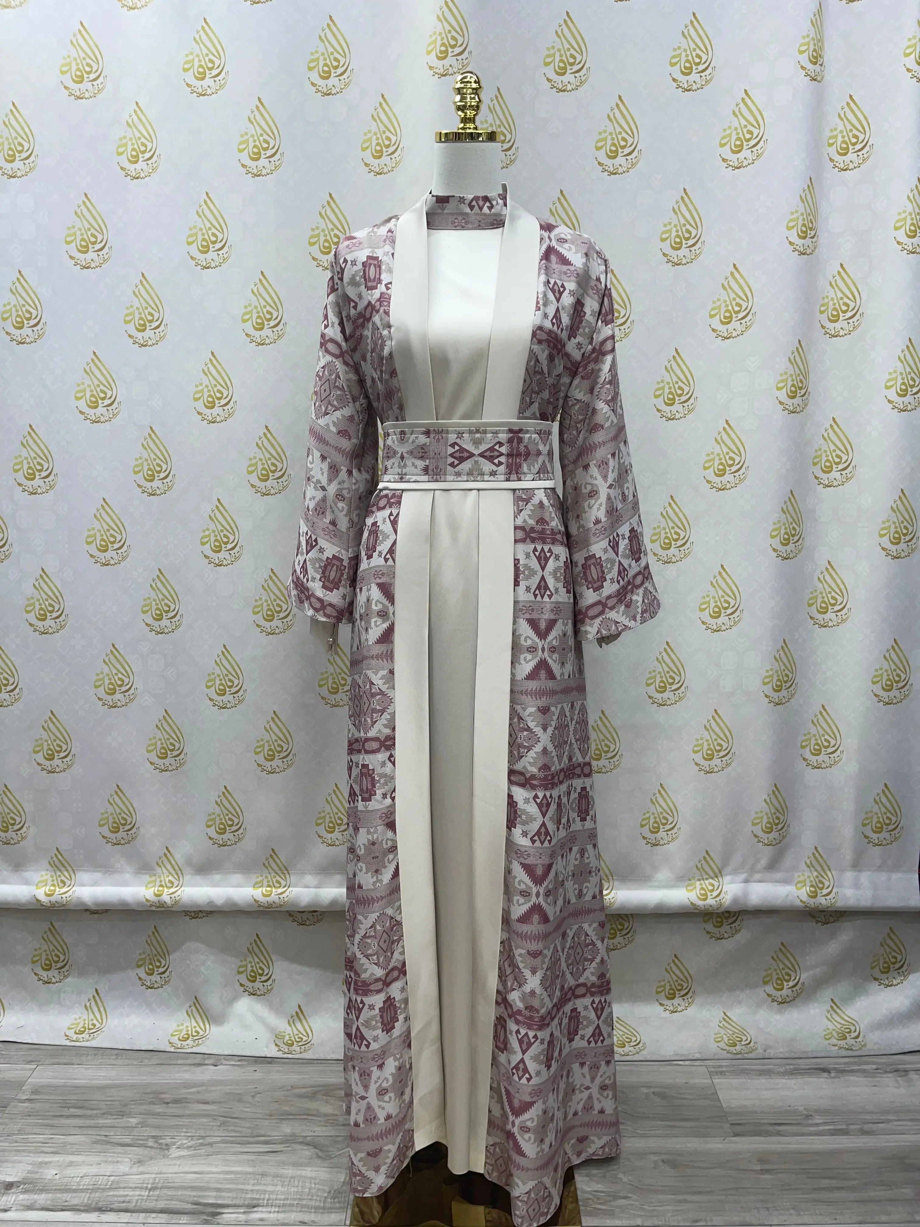 Satin Silk Kaftan: Luxurious Comfort and Elegant Style Palestinian Elegance