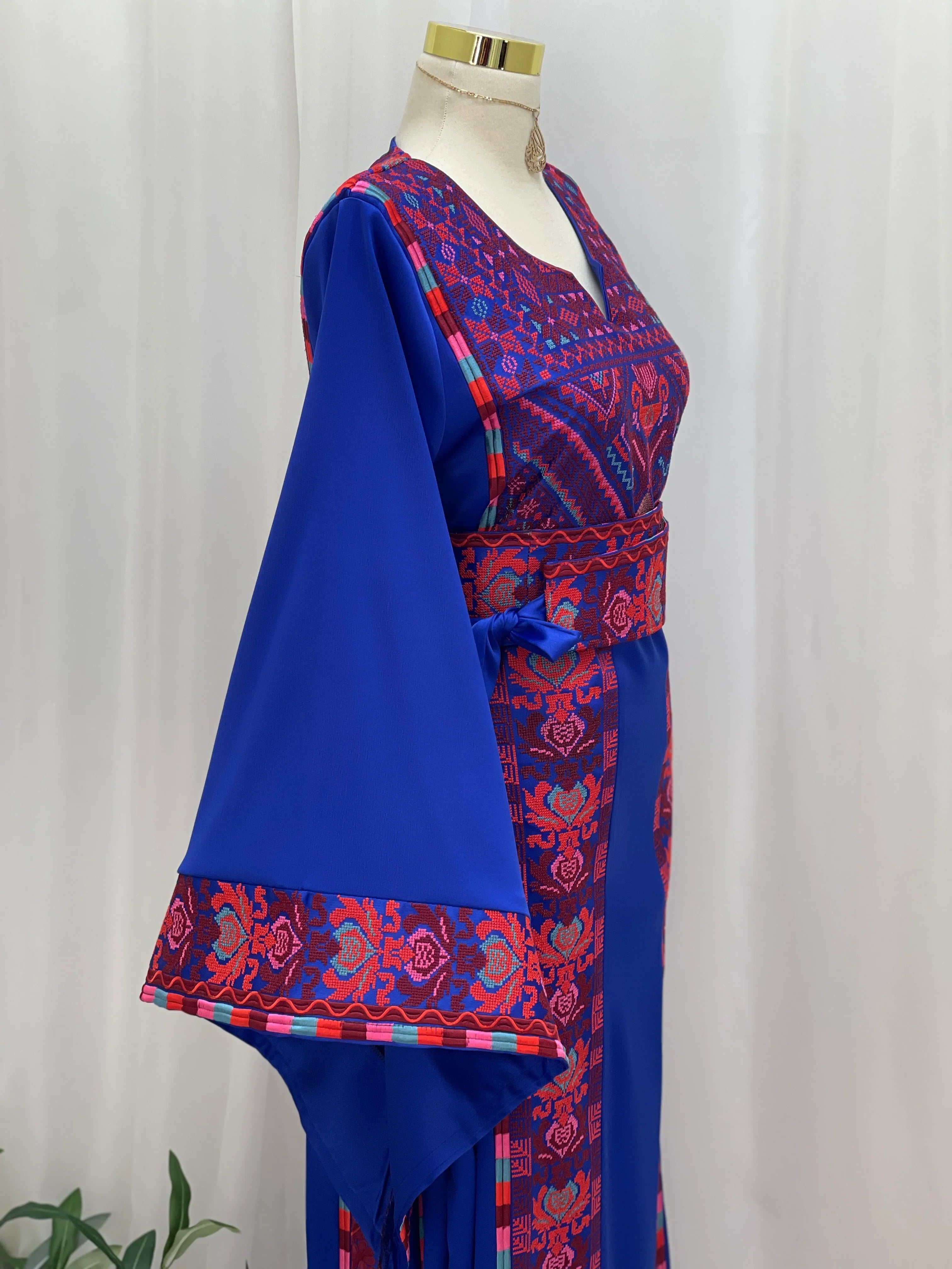 Heritage Legacy Embroidered Thobe
