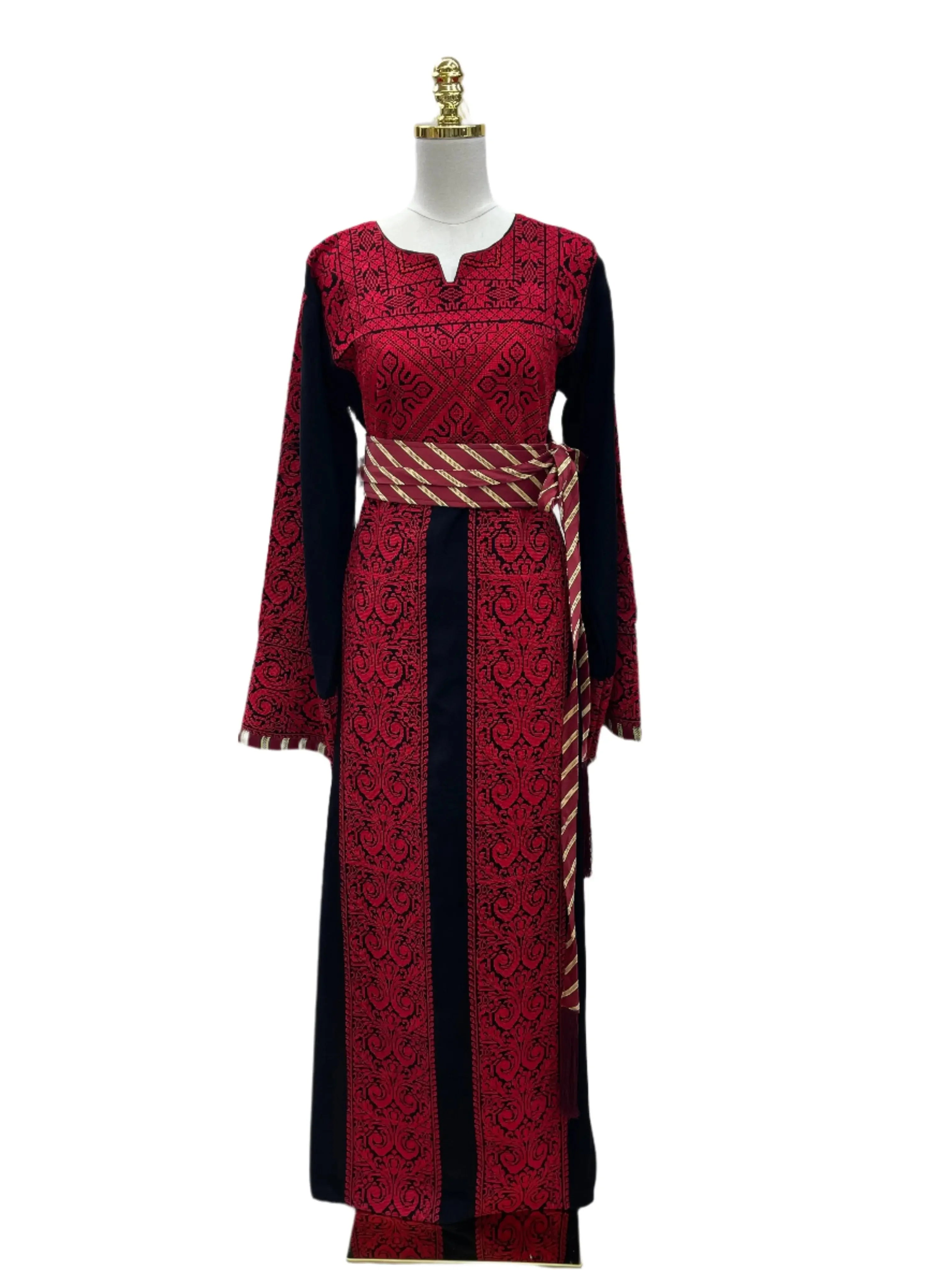 Traditional Thoub with Siti Embroidery: Expert Craftsmanship and Cultural Elegance Palestinian Elegance