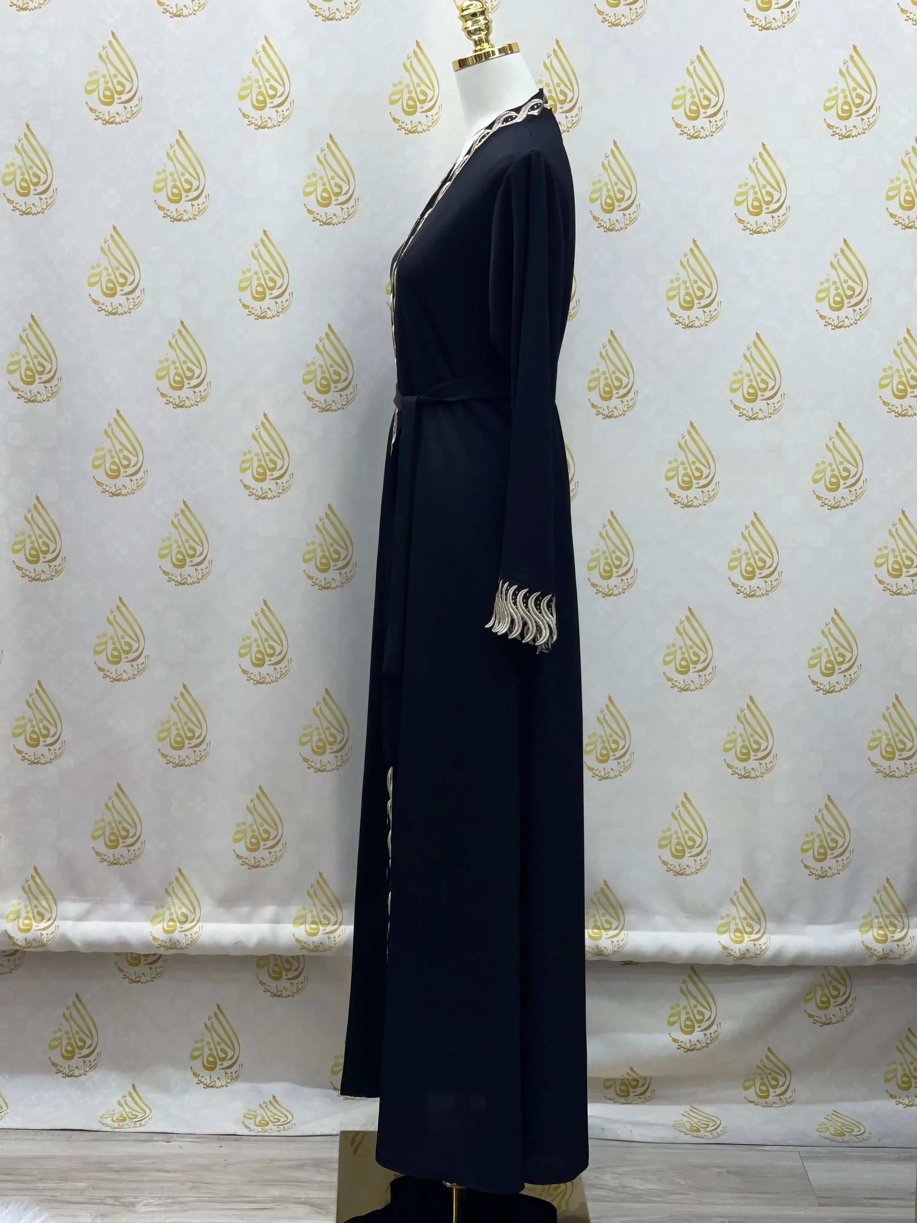 Elegant Abaya: Style and Sophistication in Harmony Palestinian Elegance