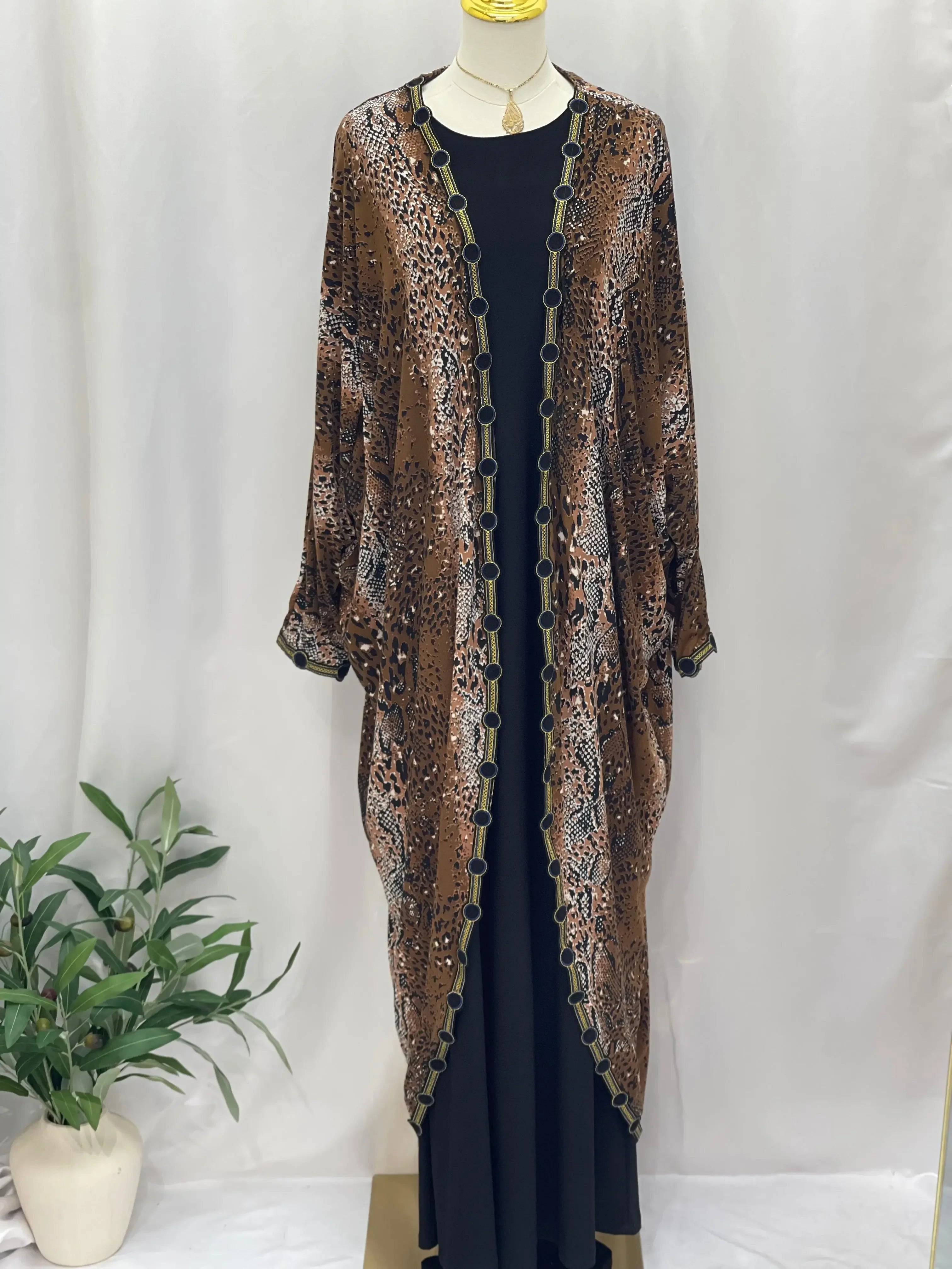 Timeless Elegance: Jomana Cardigan Palestinian Elegance