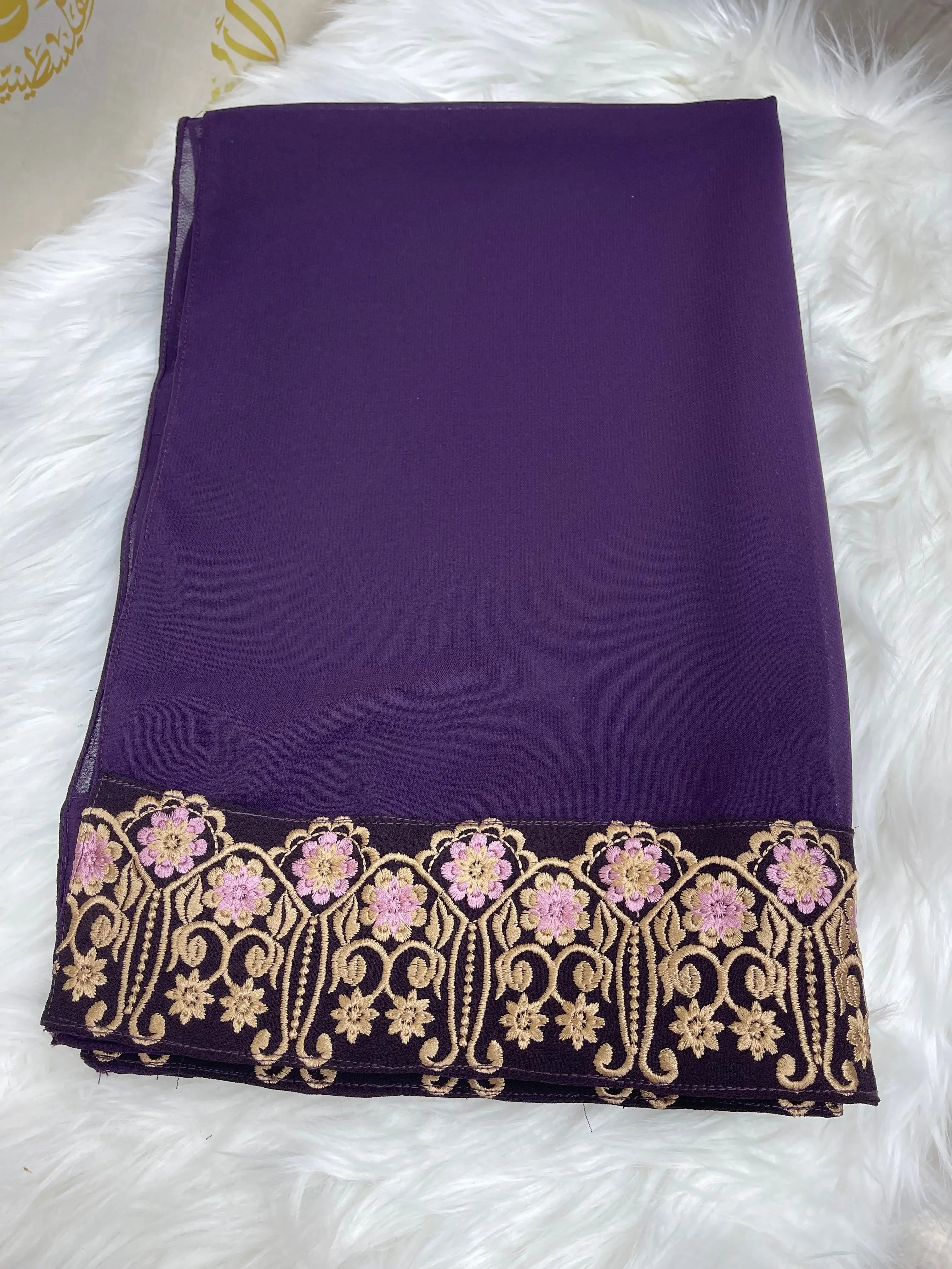 Traditional Embroidery Shawl: Heritage and Timeless Craftsmanship Palestinian Elegance