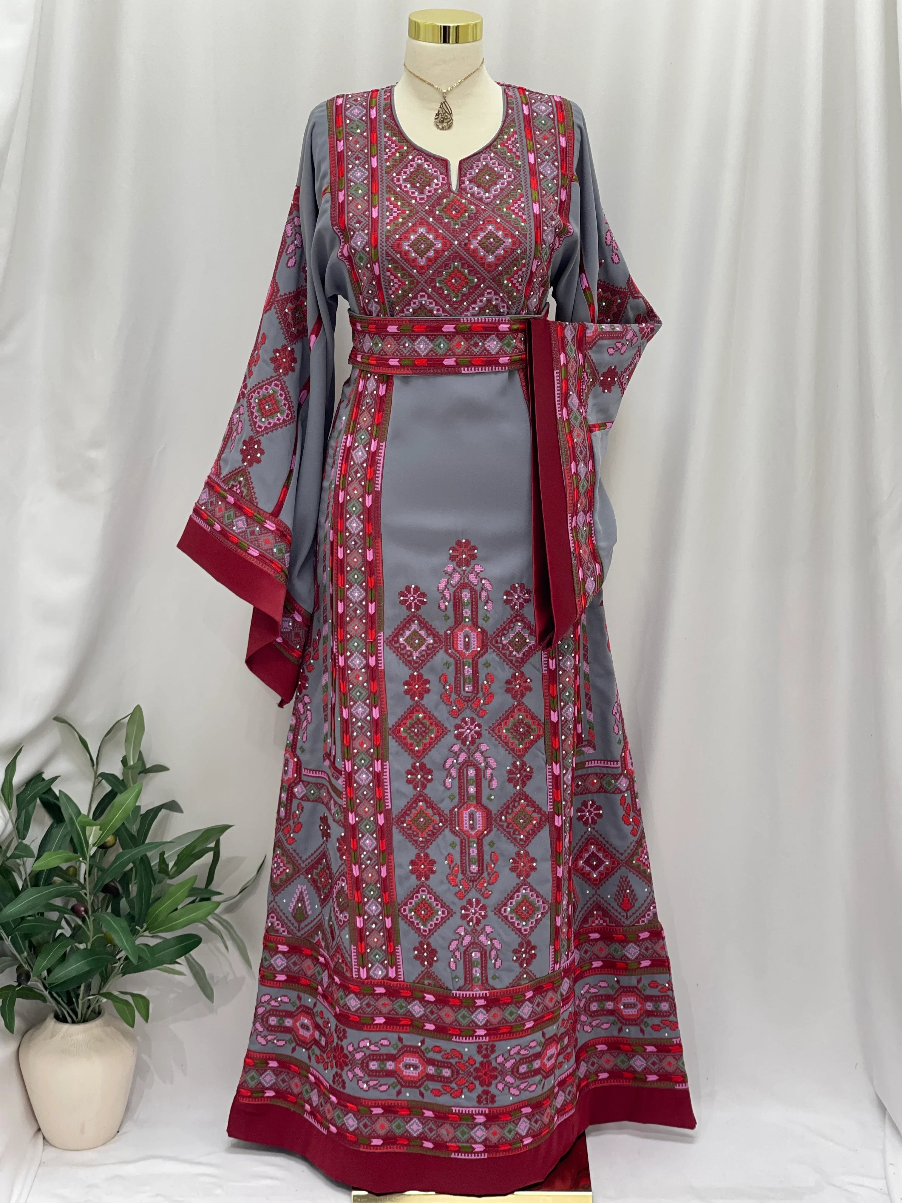 Majdal Elegance Embroidered Thobe