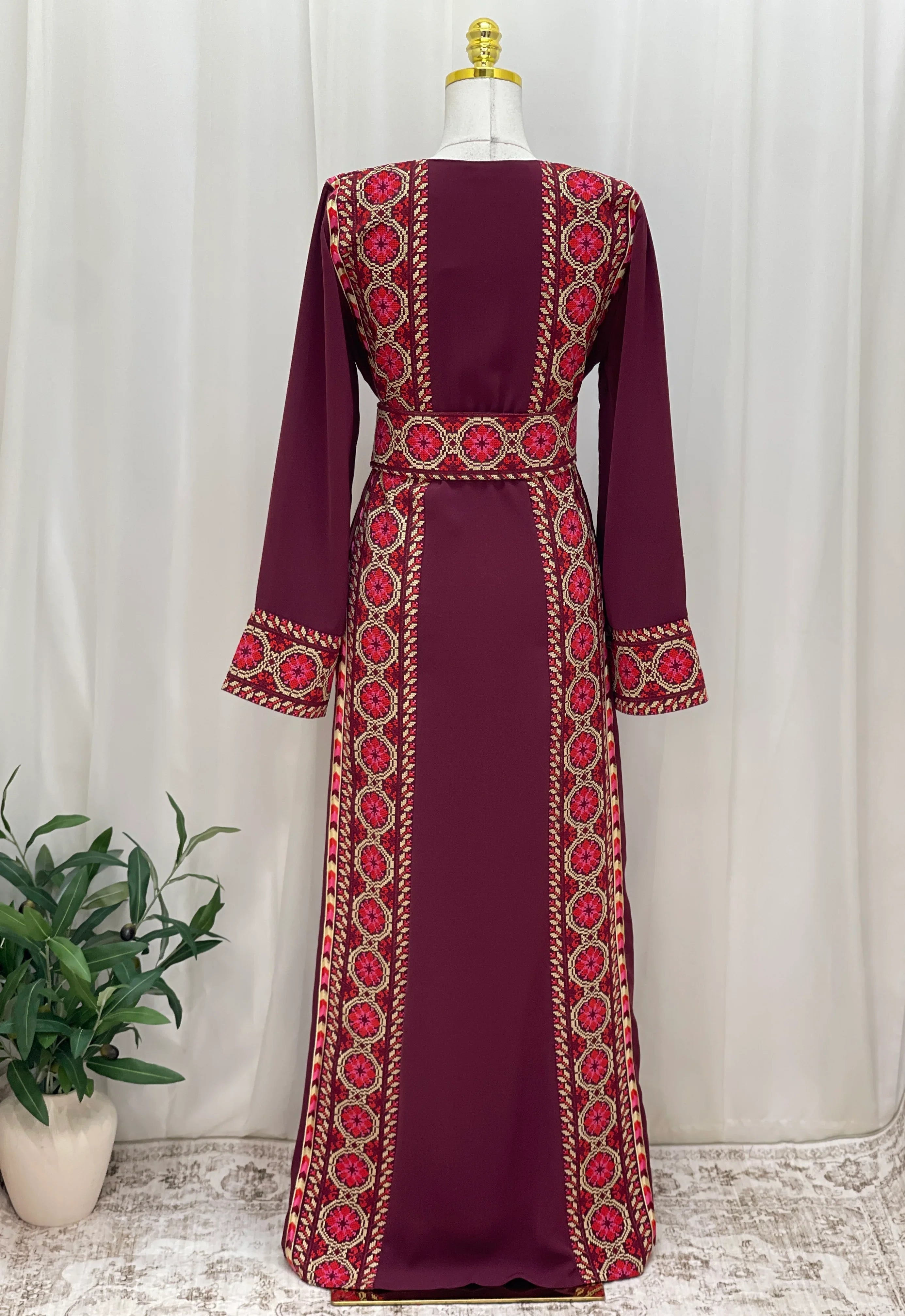 Zahra Heritage Embroidered Thobe