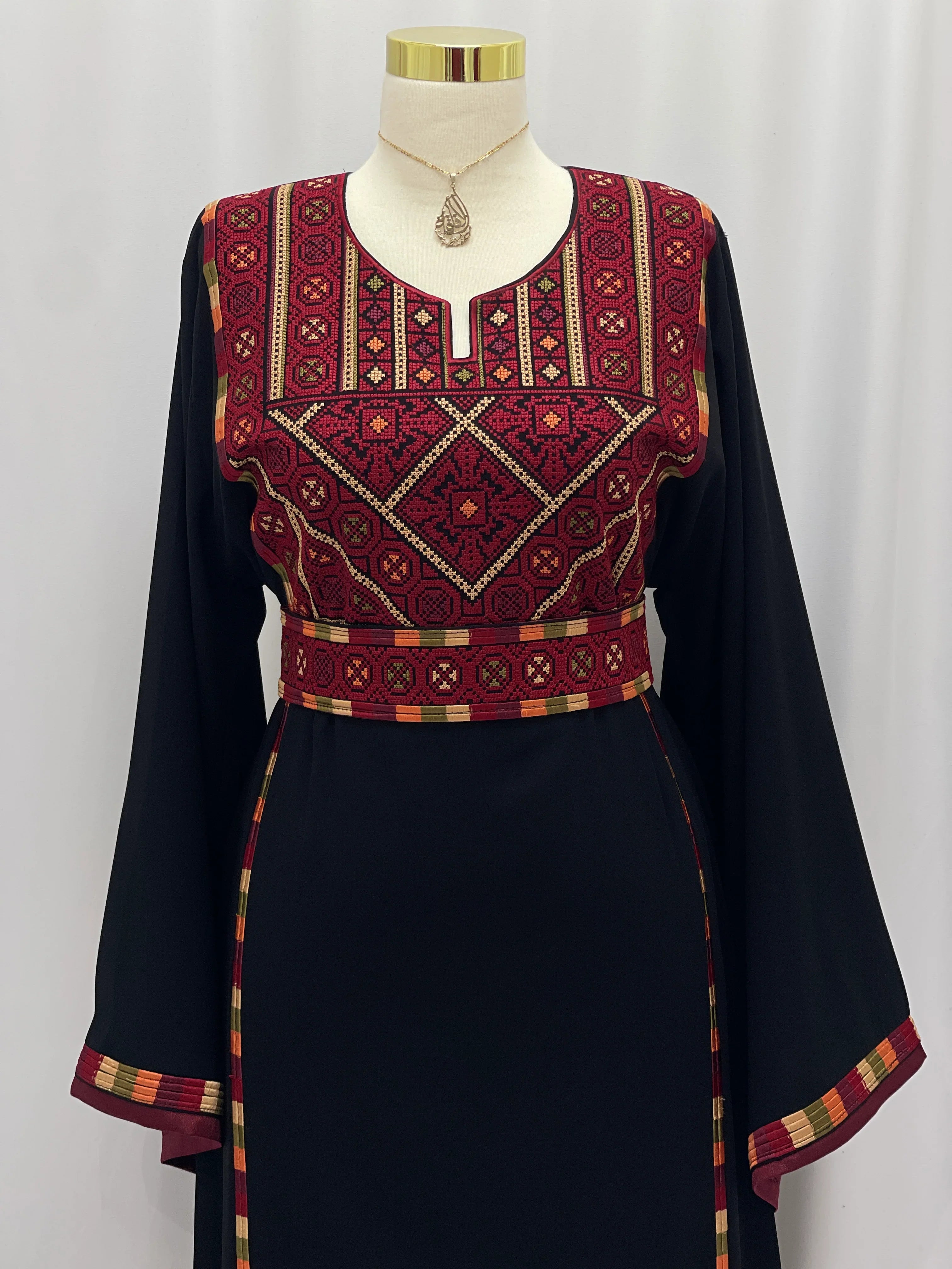 Manajel Embroidered Classic Thobe