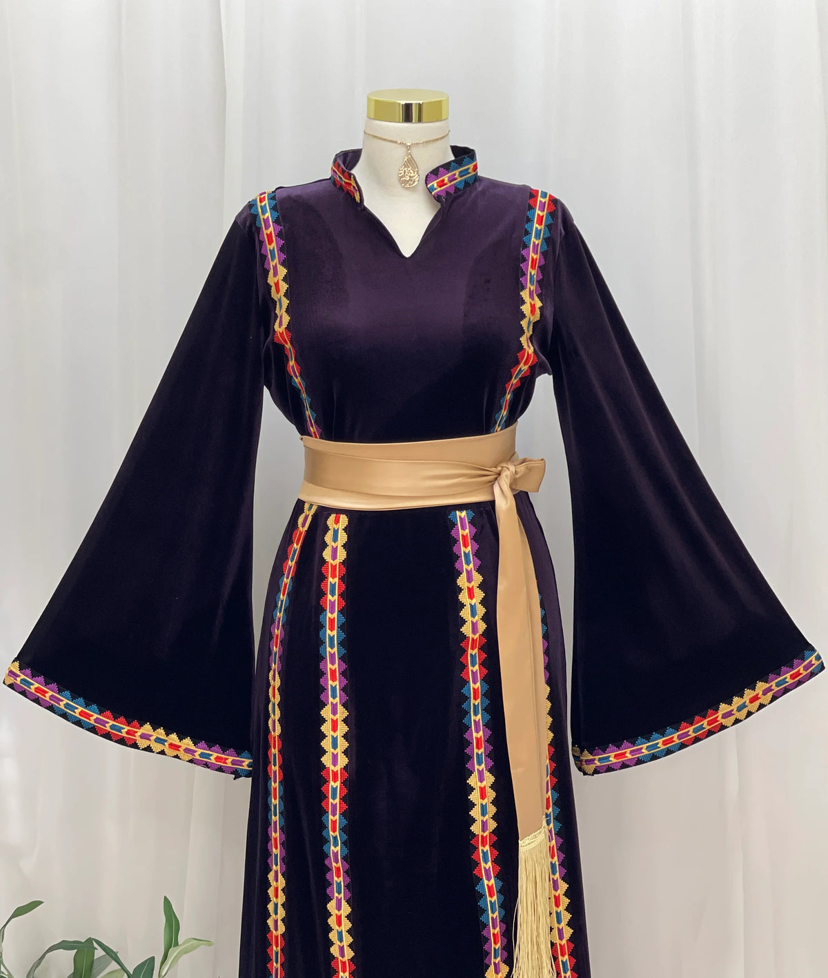 Manajel Grace Velvet Thobe - Palestinian Elegance