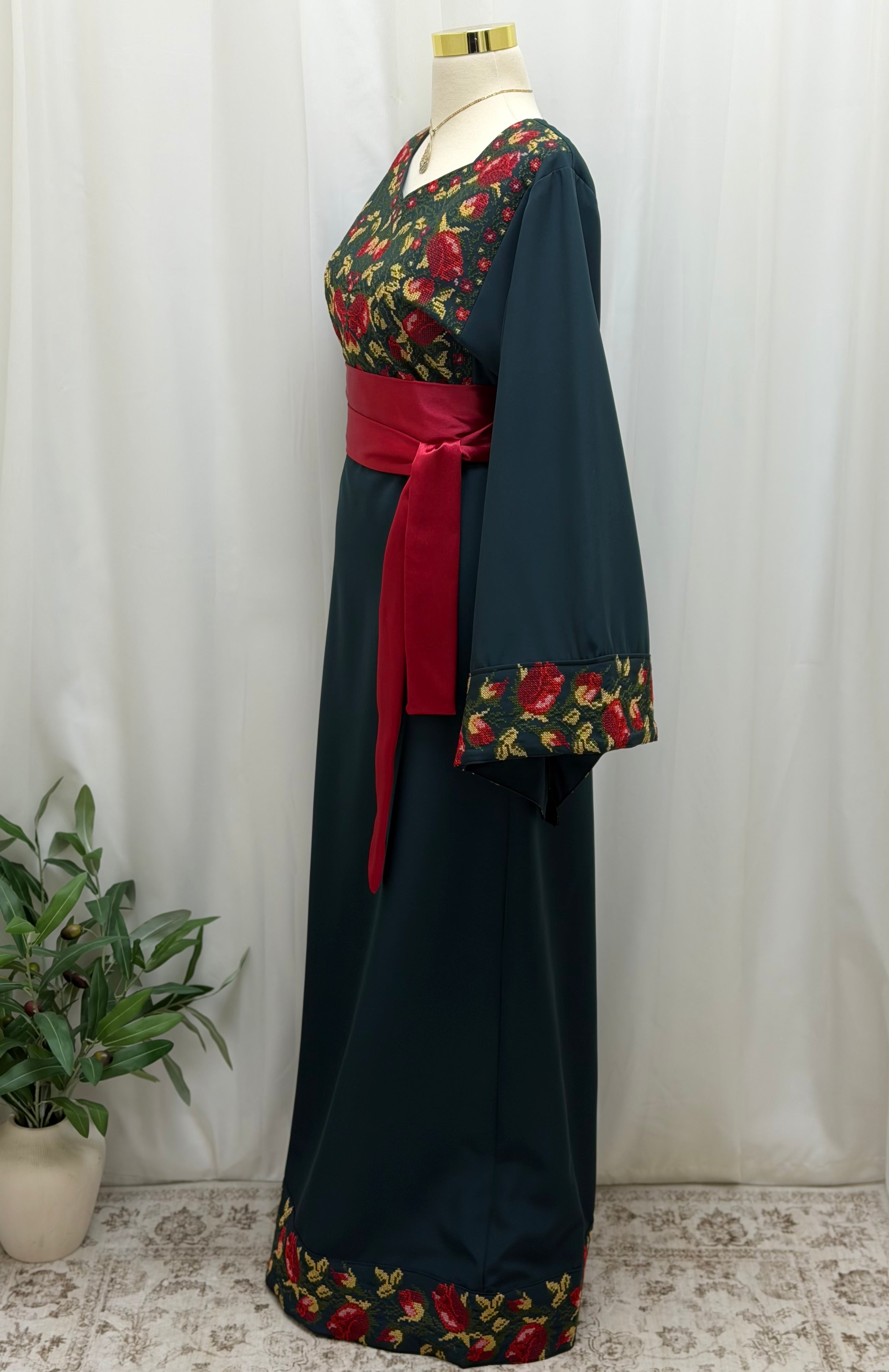 Thobe Layali Al Warad