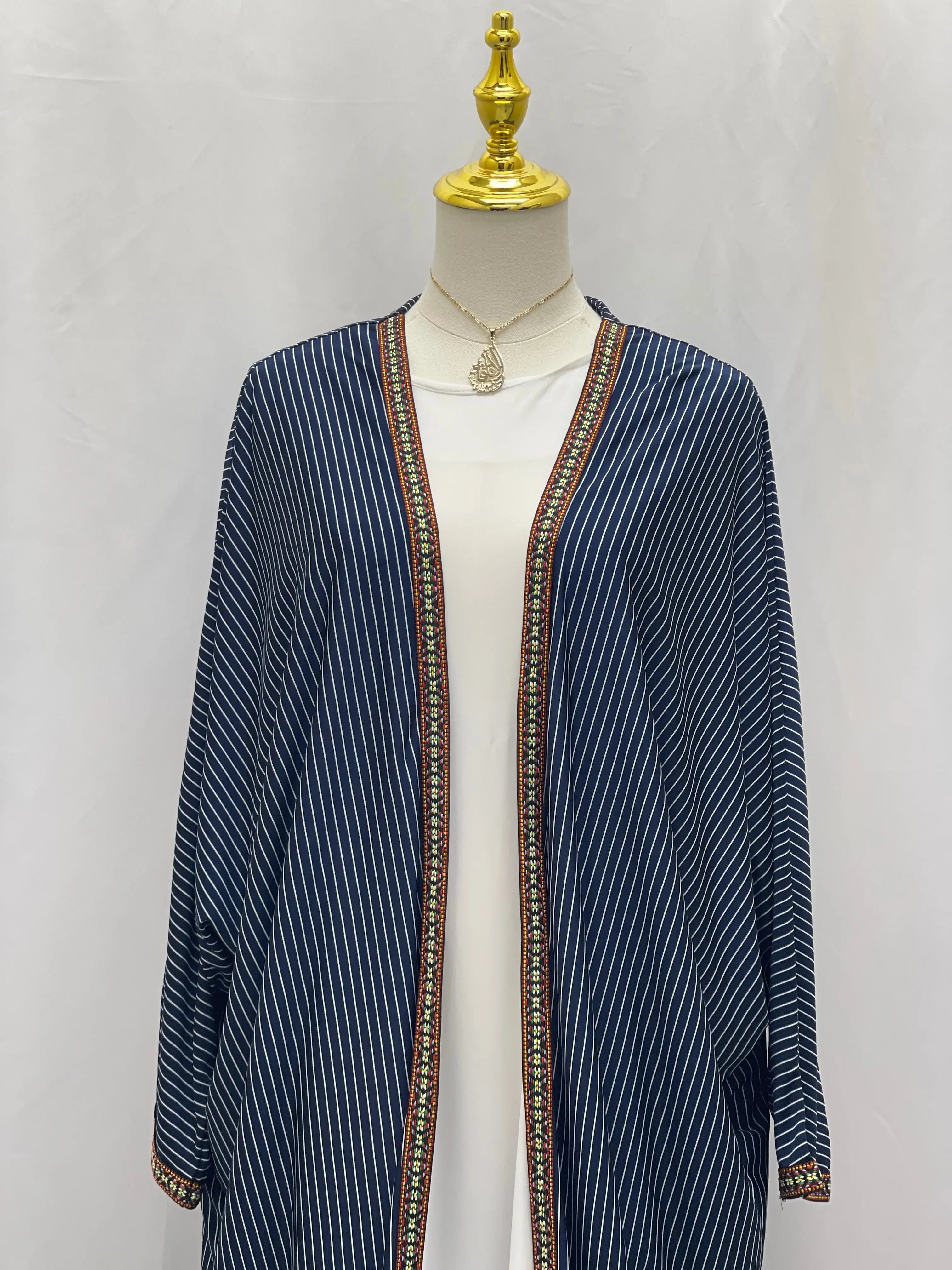 Timeless Sophistication: Jawaher Cardigan Palestinian Elegance