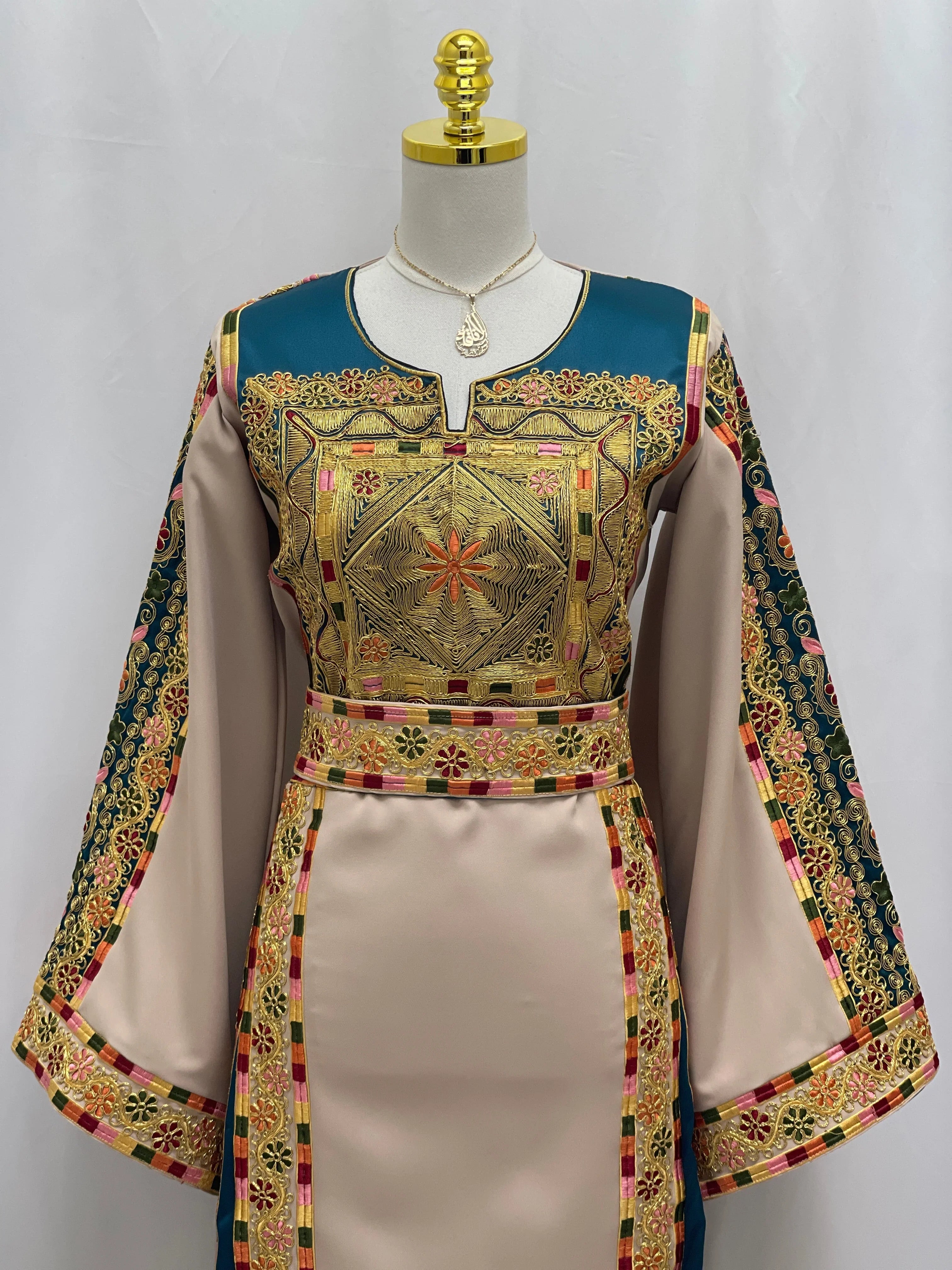 Al-Qasab Malaki Thobe That Blends Authenticity and Elegance - Palestinian Elegance