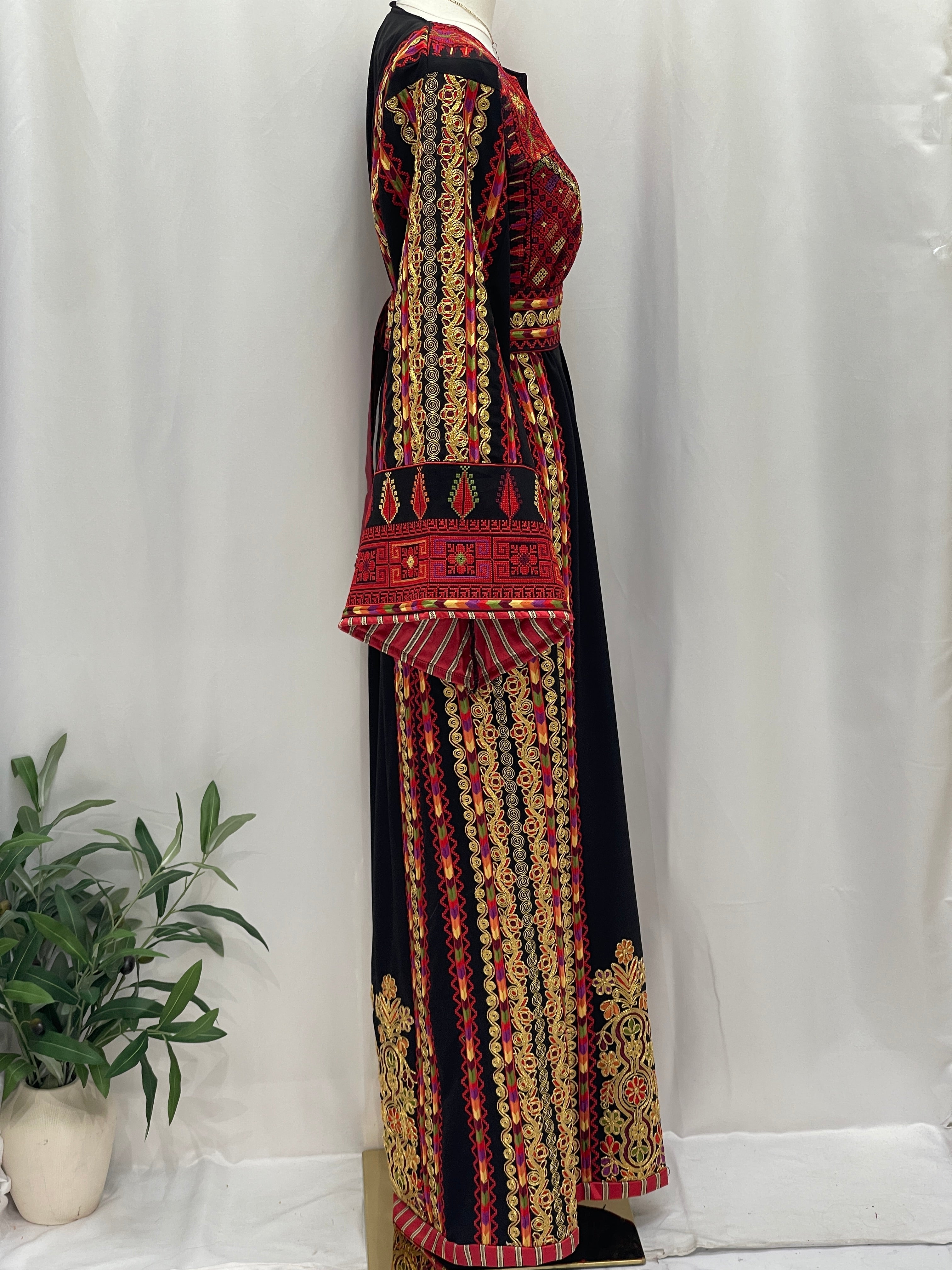 Almajed Embroidered Thoub: A Timeless Piece That Embodies Elegance And Majesty Palestinian Elegance