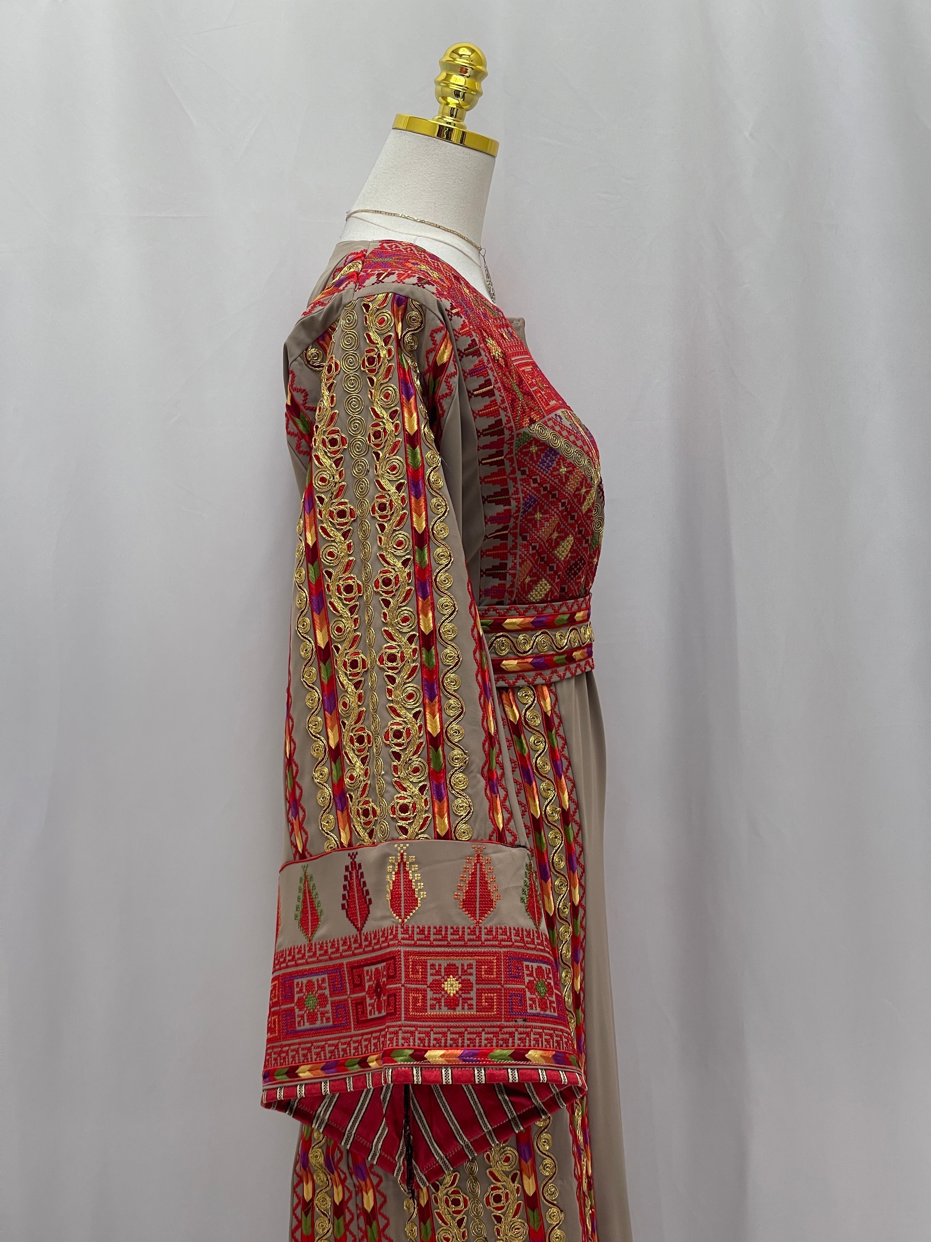 Almajed Embroidered Thoub: A Timeless Piece That Embodies Elegance And Majesty Palestinian Elegance