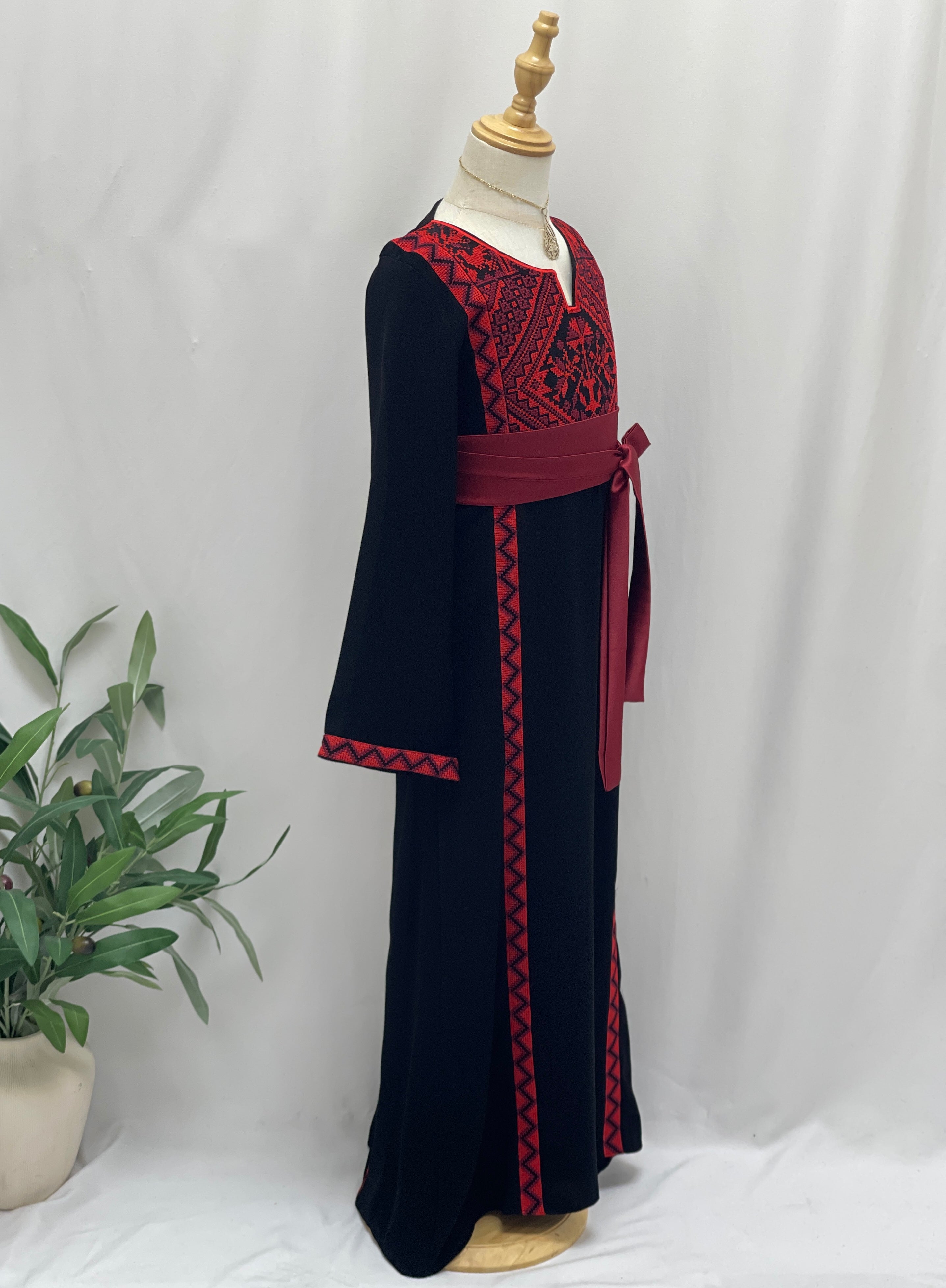 Soft Heritage Embroidered Girls Thobe