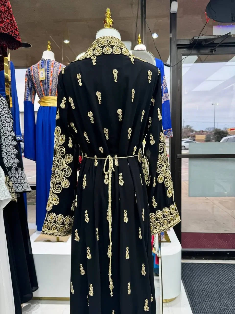 Indulge in Luxury: Exquisite Kaftan Palestinian Elegance