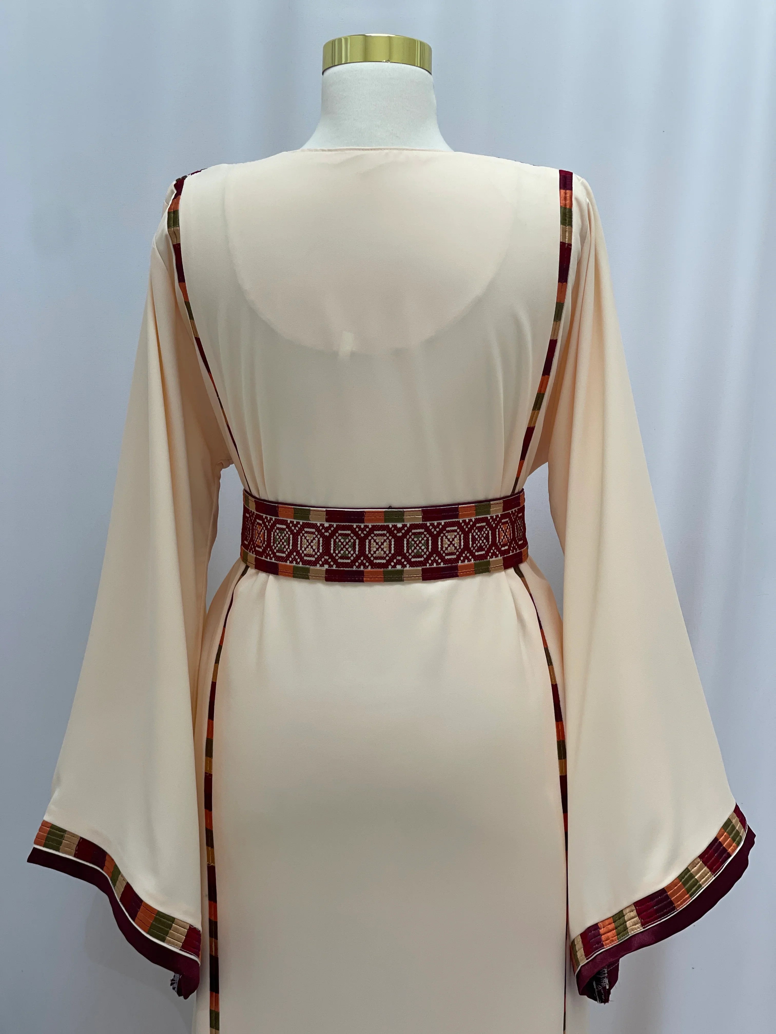 Manajel Embroidered Classic Thobe